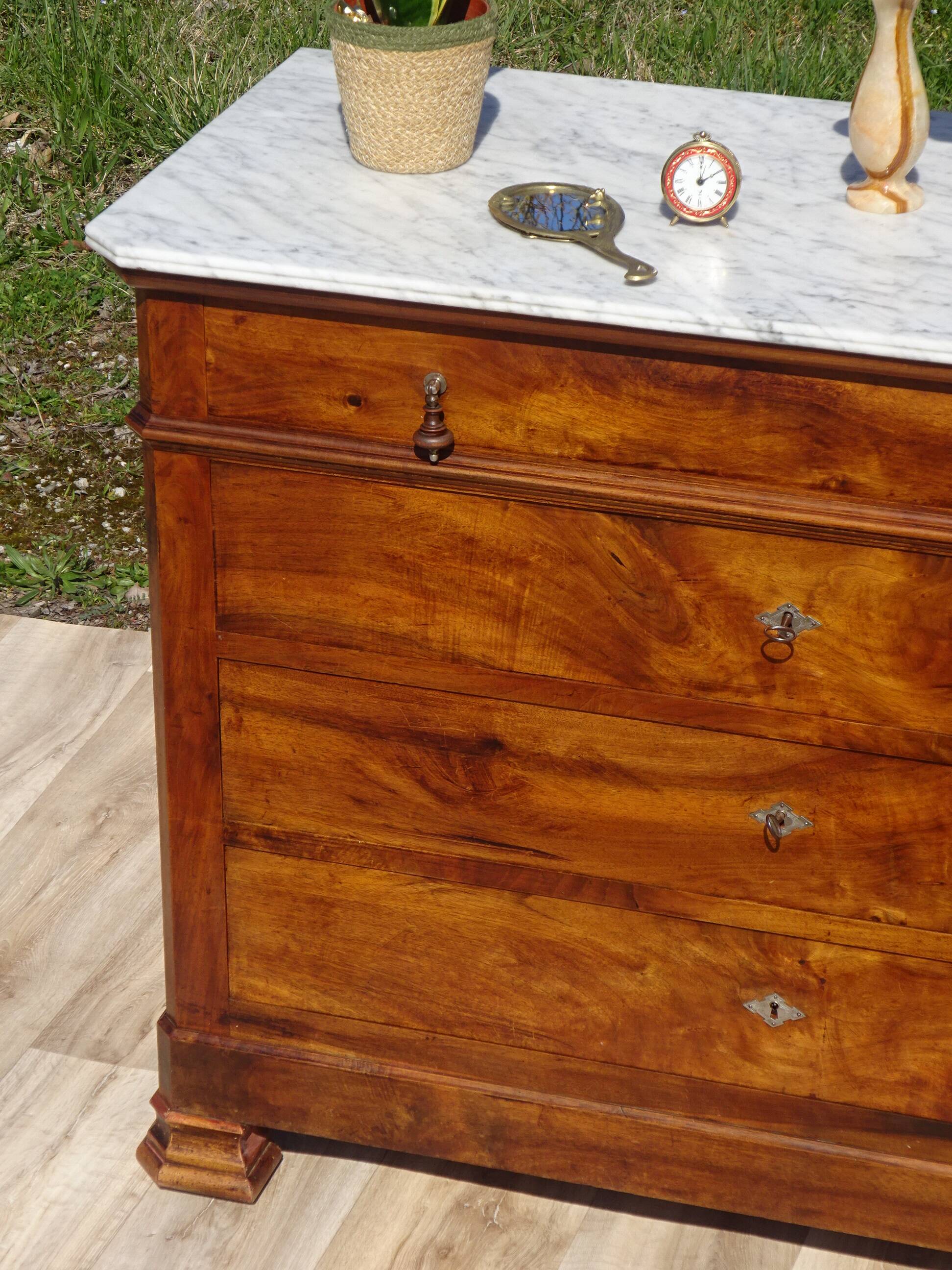 Ancienne commode Louis Philippe en noyer marbre blanc