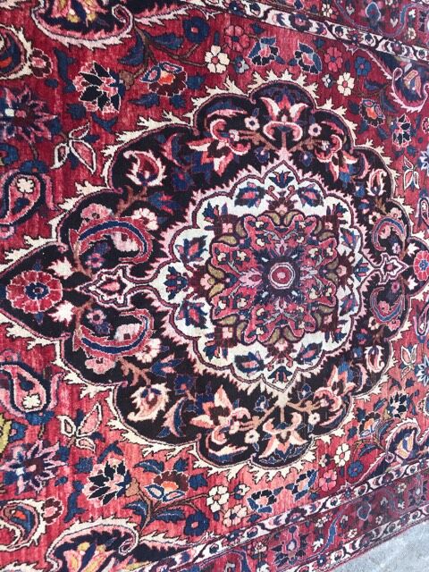 Large antique Persian carpet Bakhtiar handmade 210x327