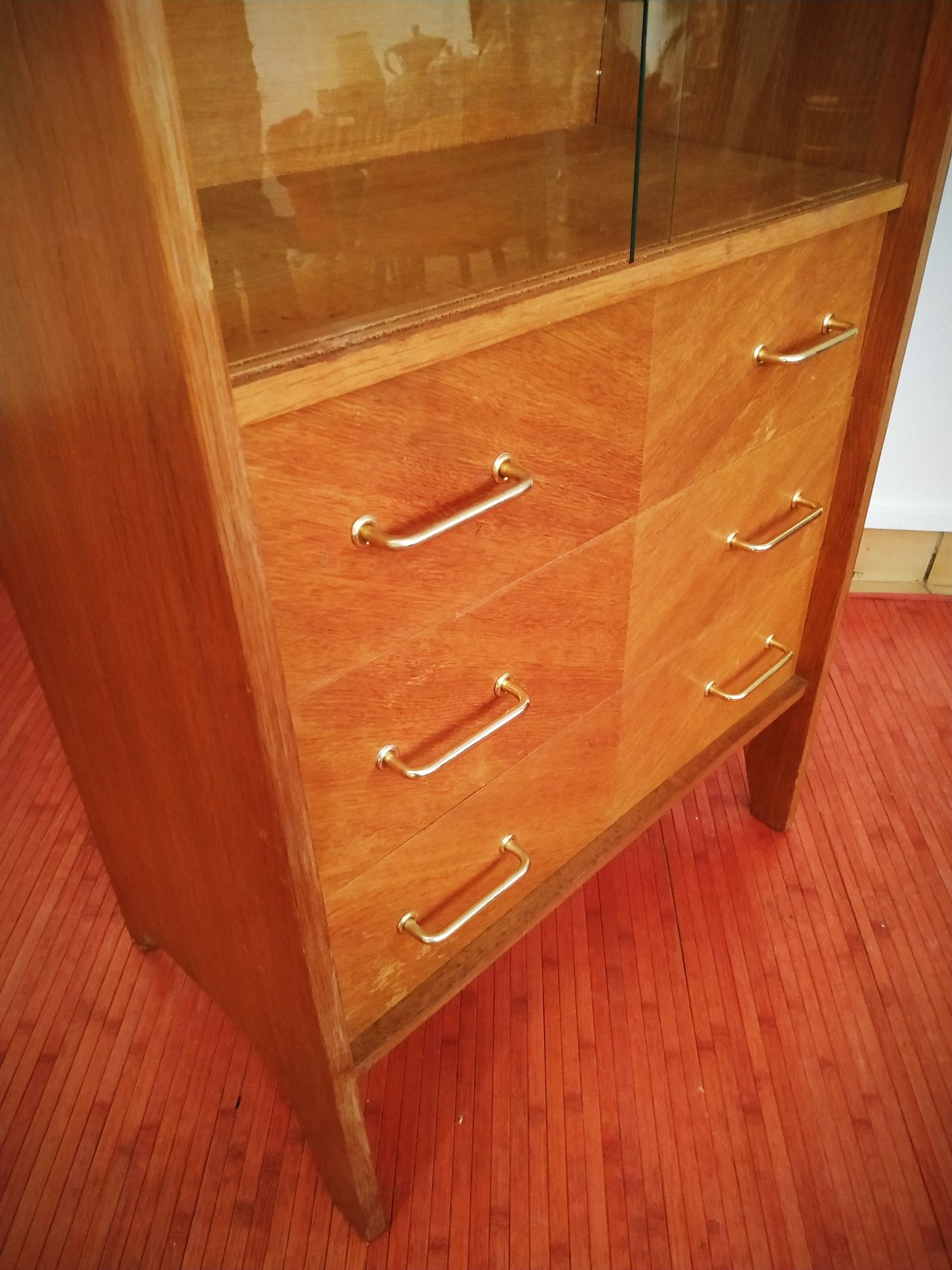 Vintage glass-fronted chest of drawers/bookshelf
