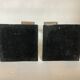 Paire de bougeoirs argentés en métal