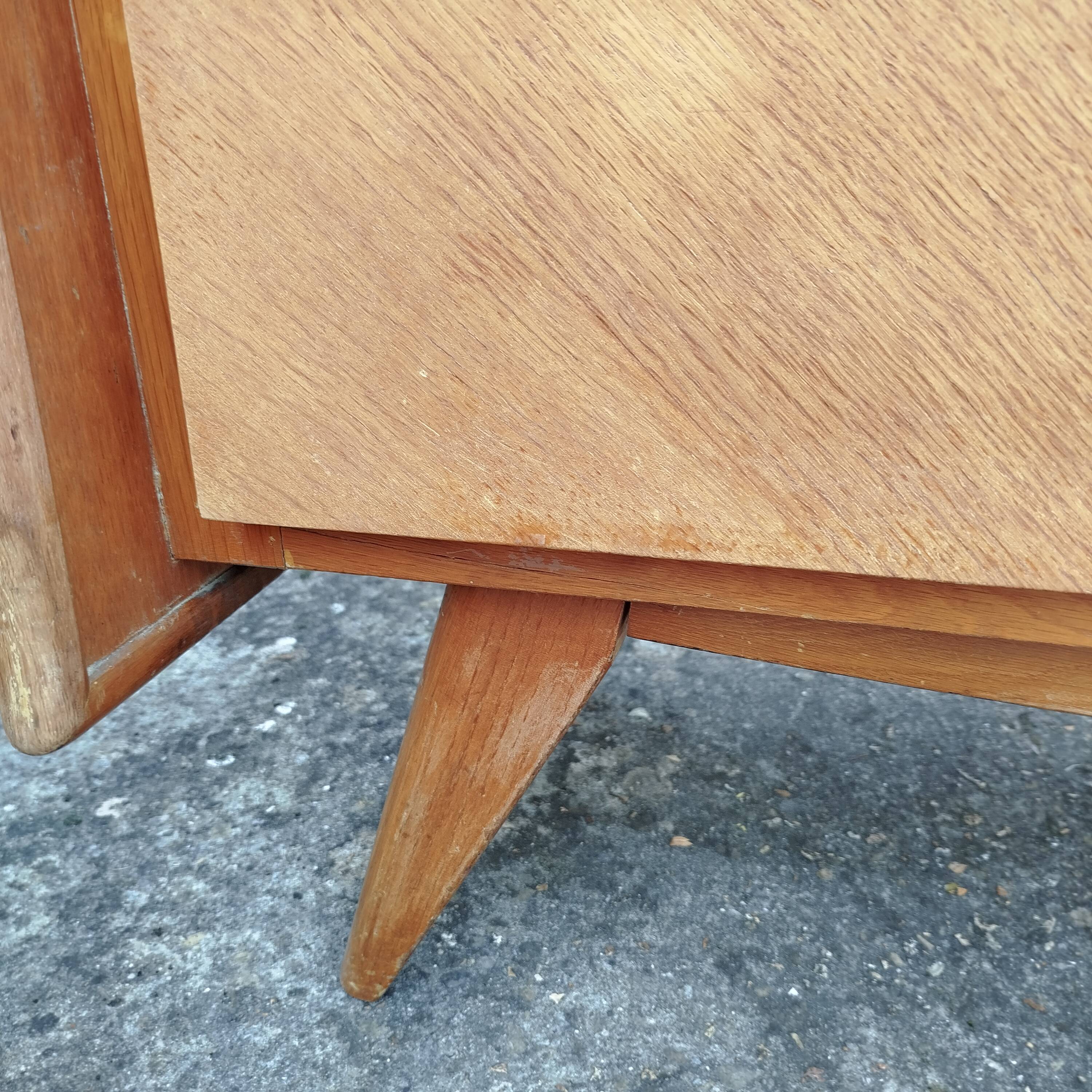 Sideboard with fin sides / compass feet from the 50s/60s