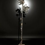 Floor lamp with metal flowers