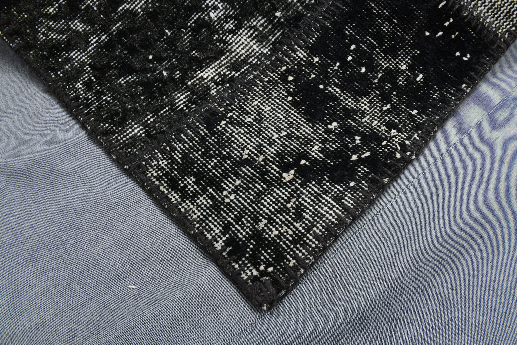 7x10 white & black oriental carpet