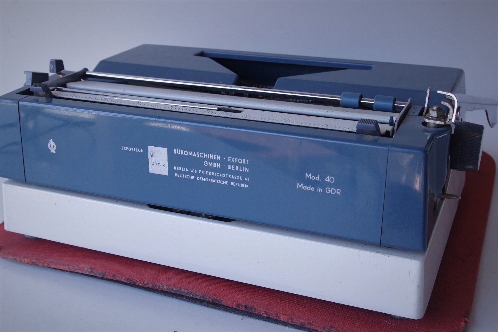 Machine à écrire cyrillique alphabet russe