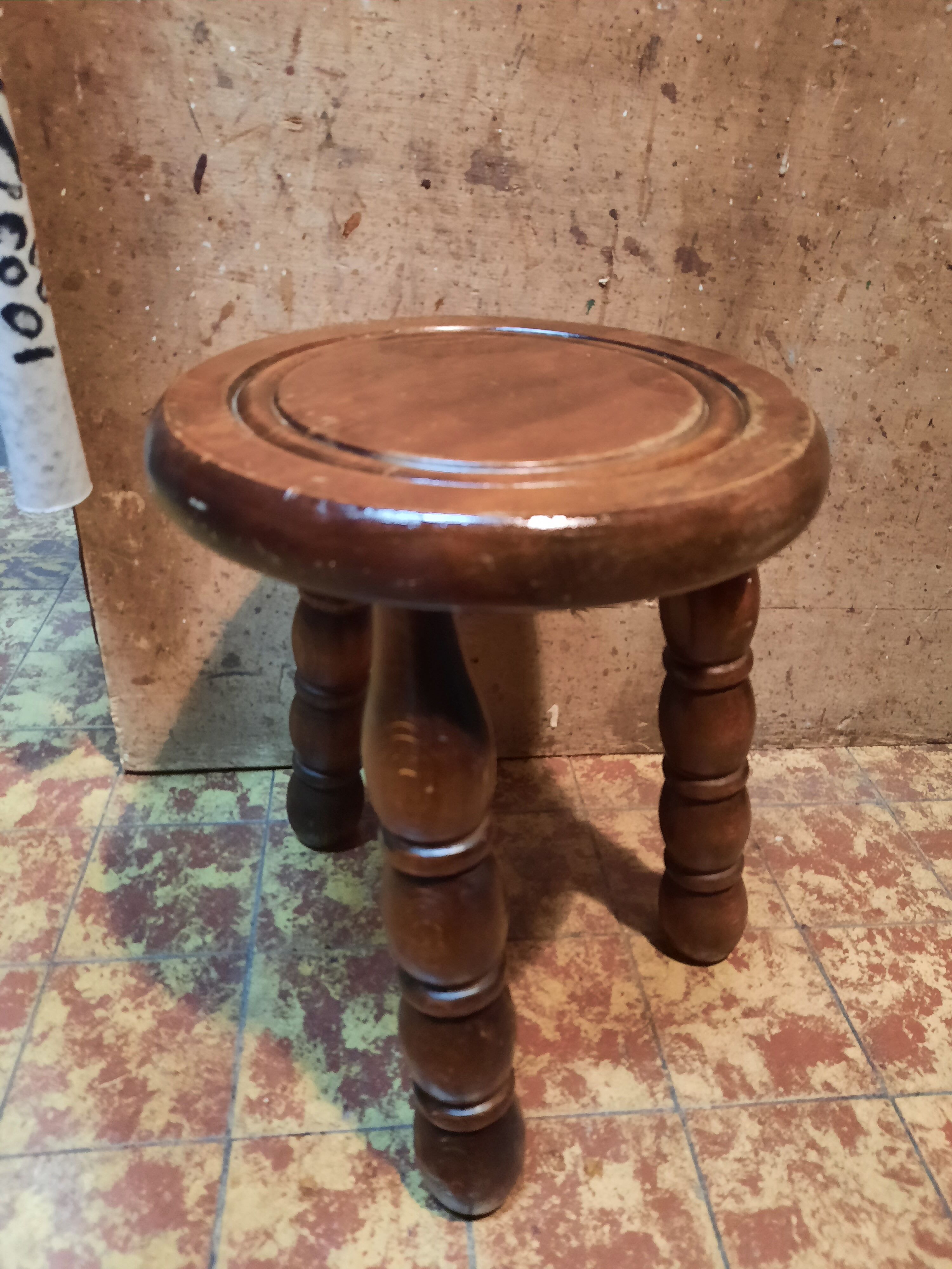 Tripod stool