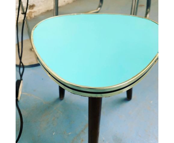 Tripod table