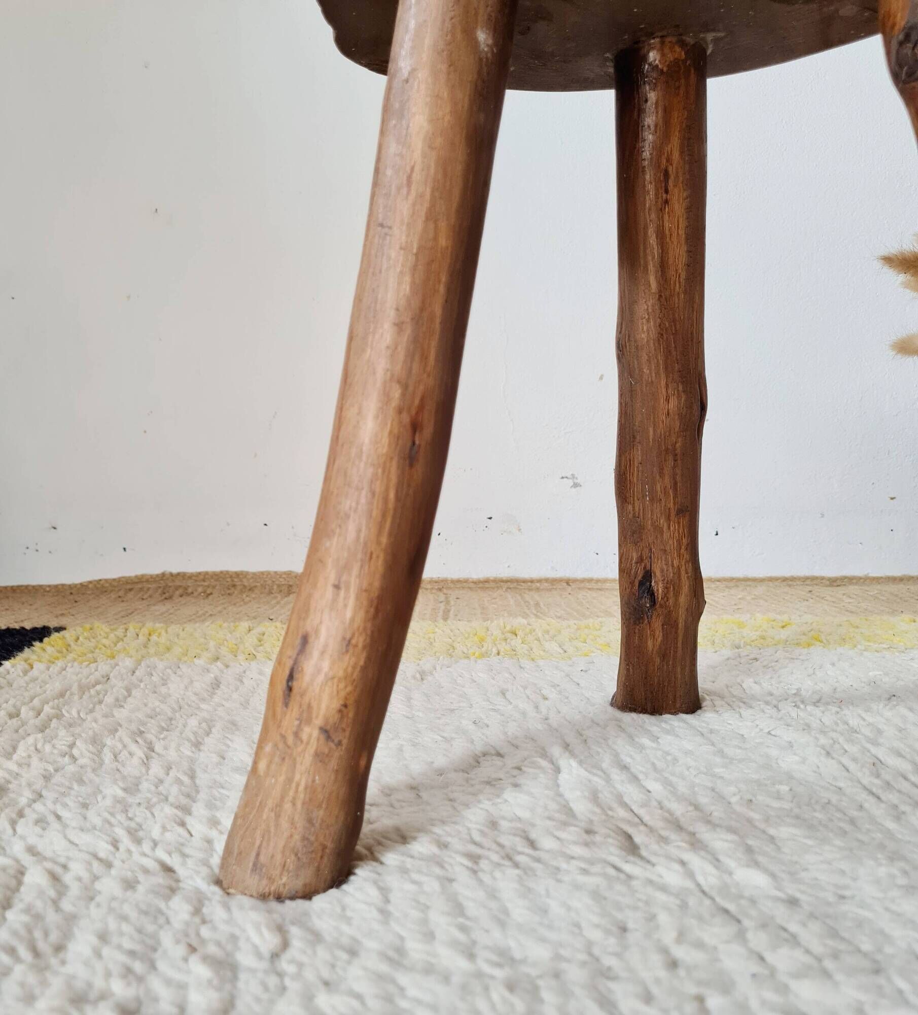 Petite sellette / tabouret ancien en bois brut