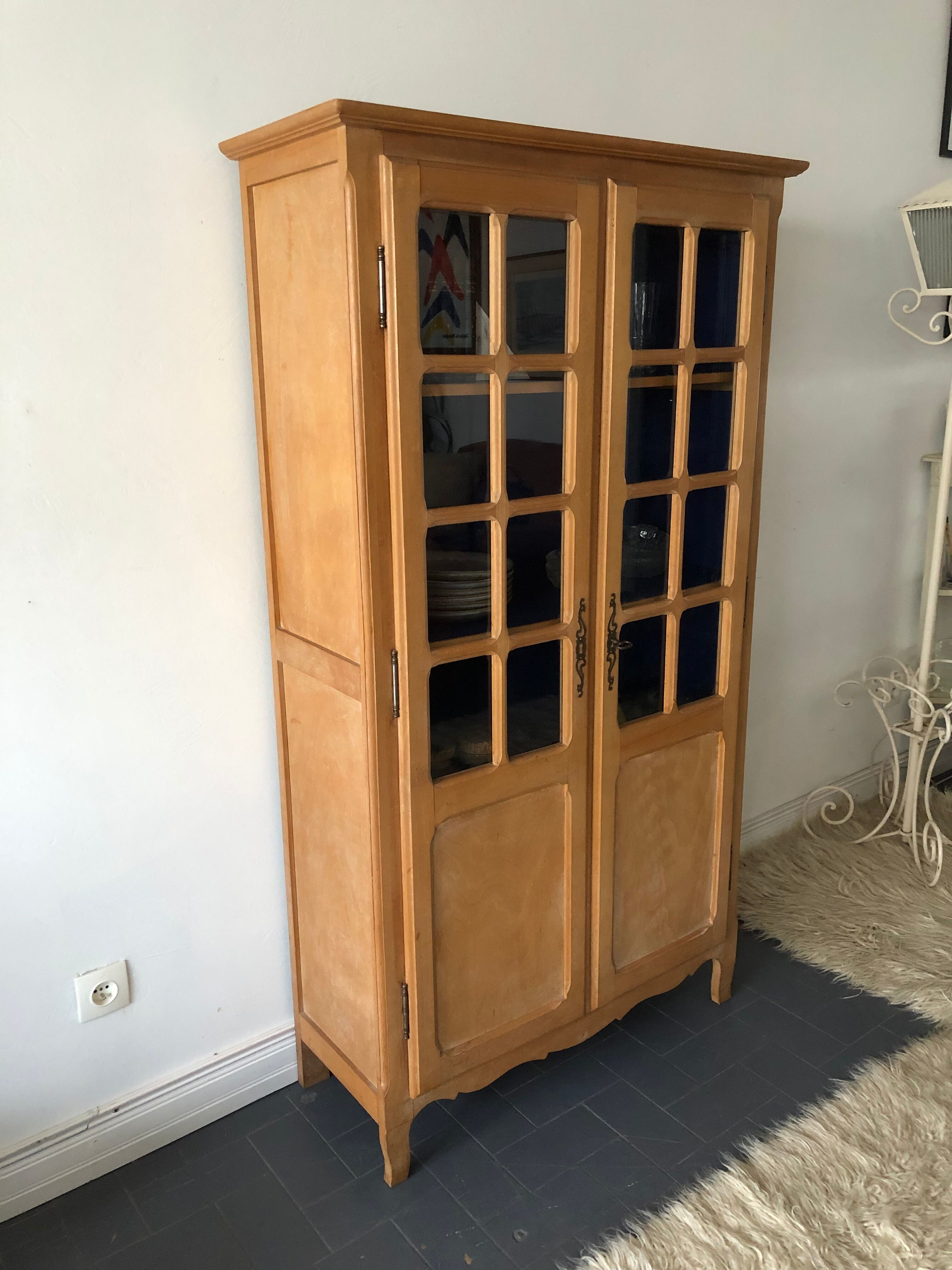 Vintage glazed croat