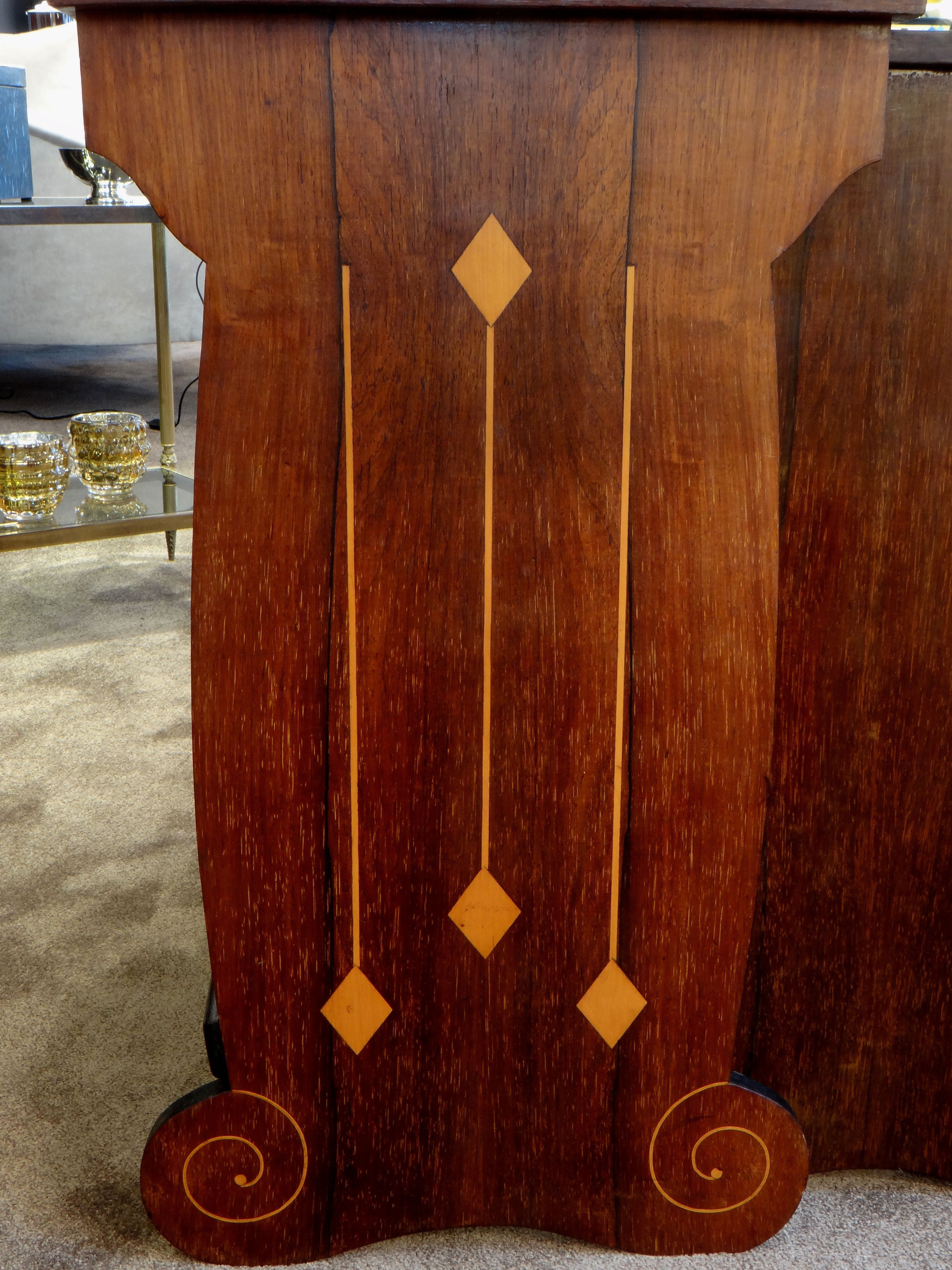 Set of three tables nesting years 1920/1930