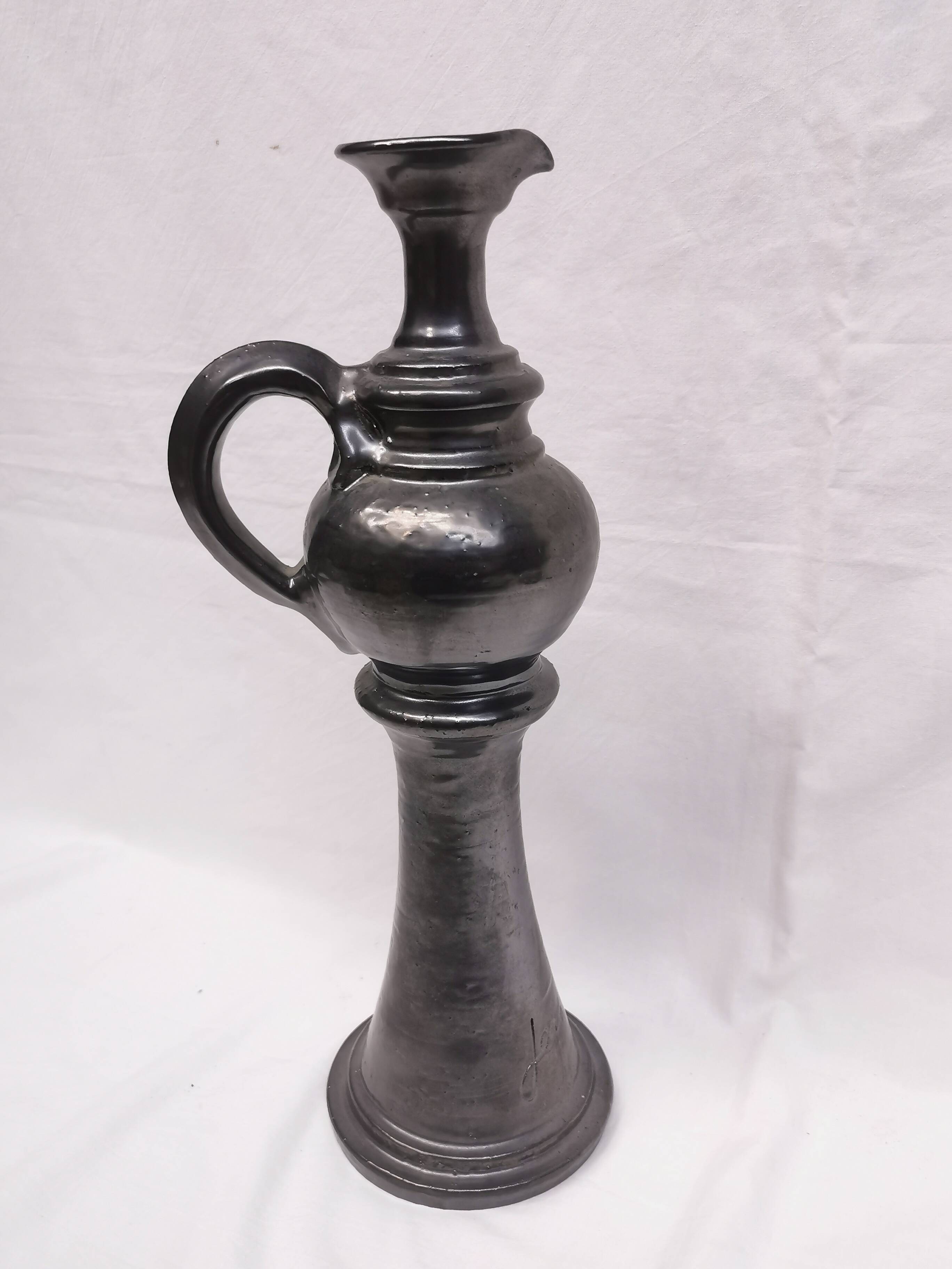 Grande aiguière / bougeoir, vase . céramique signée jean marais