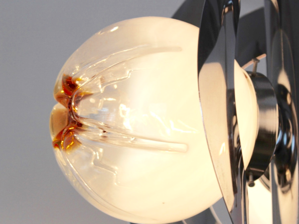 Chandelier vintage géométrique en chrome et verre givré par A.V. Mazzega