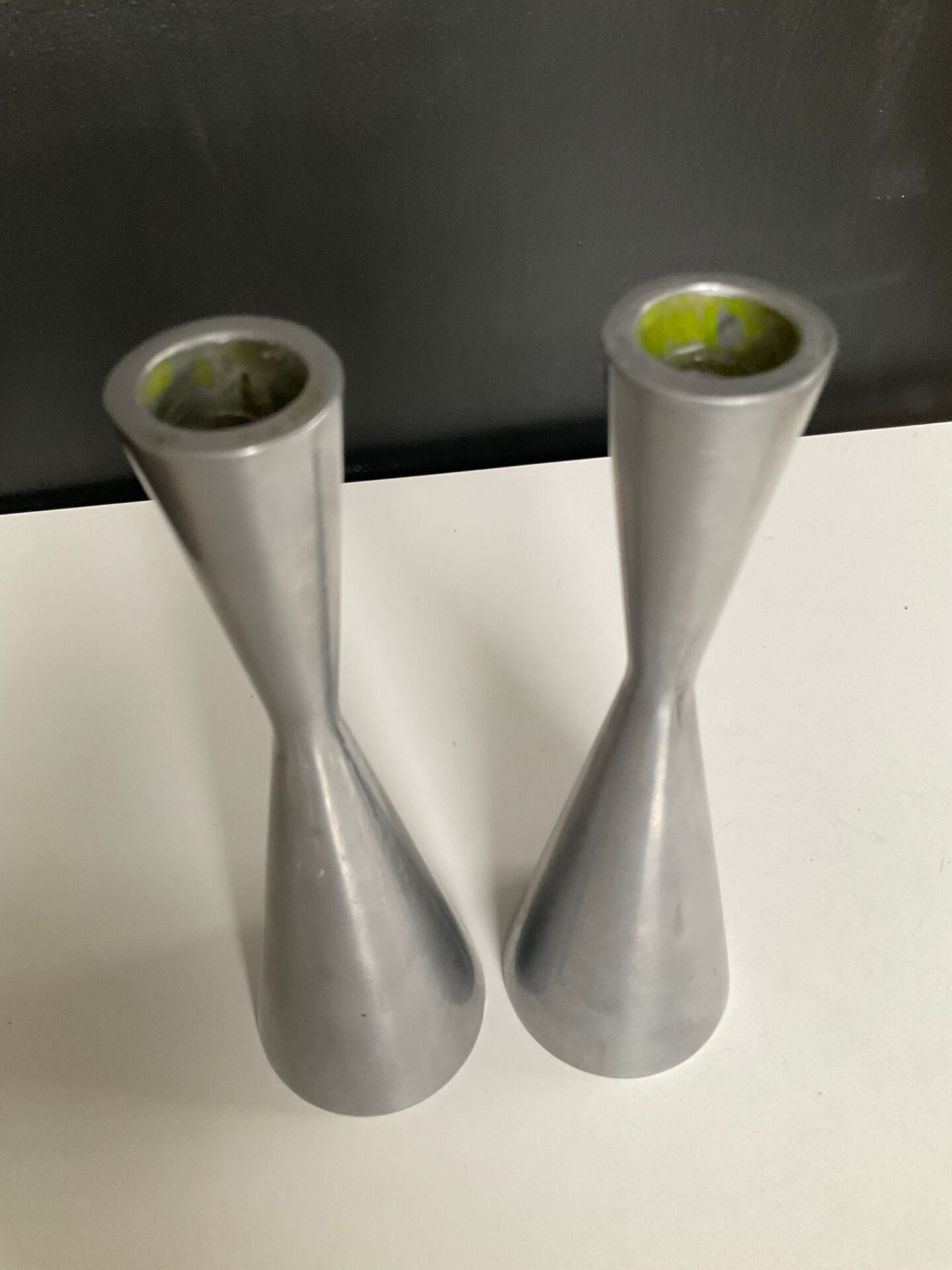 Paire de bougeoirs diabolo par Erika Pekkari pour IKEA