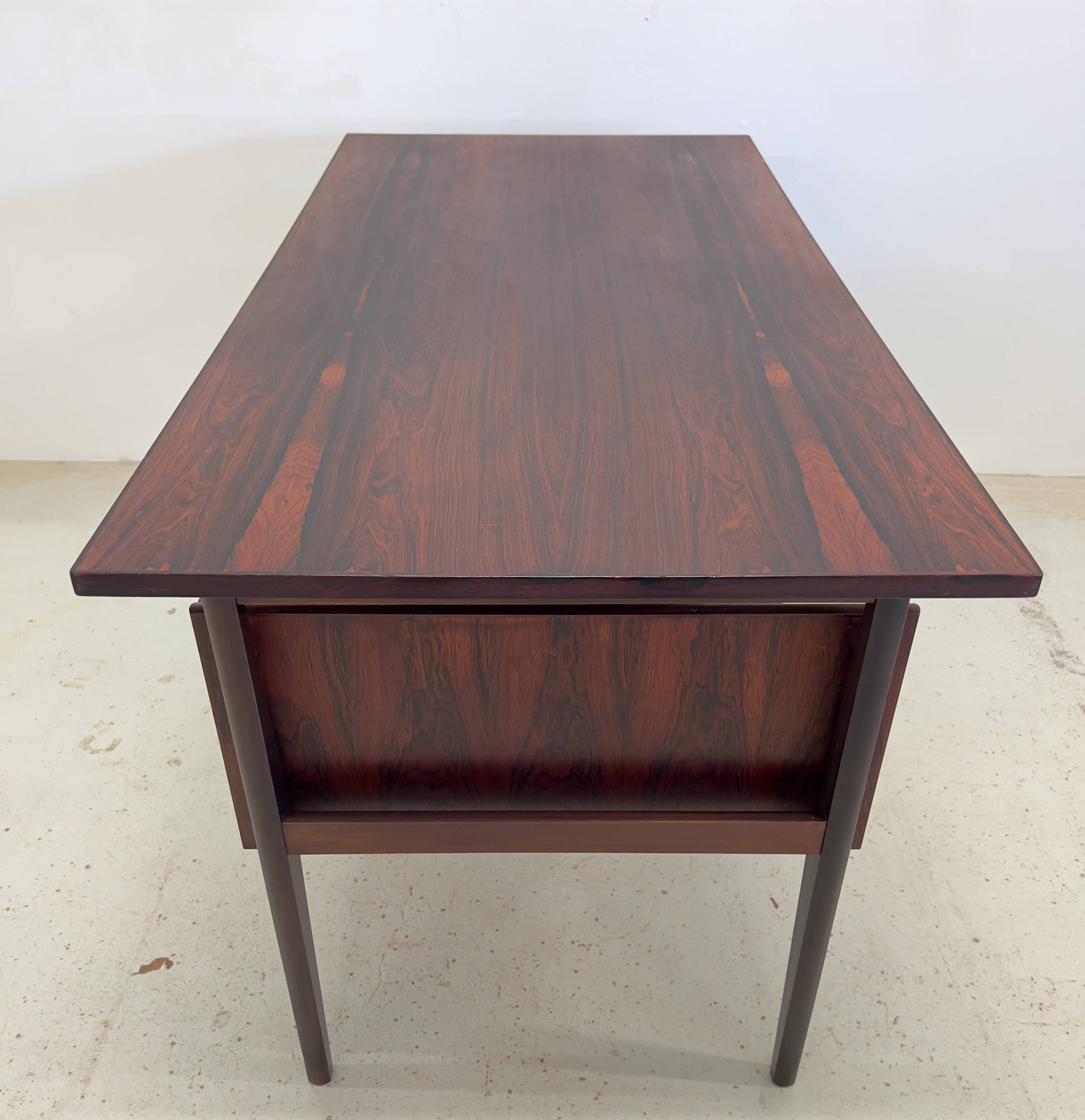 Bureau en palissandre par Gunnar Nielsen pour Tibergaard, années 1960.