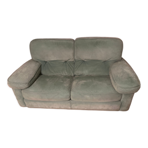 Canapé vert en nubuck