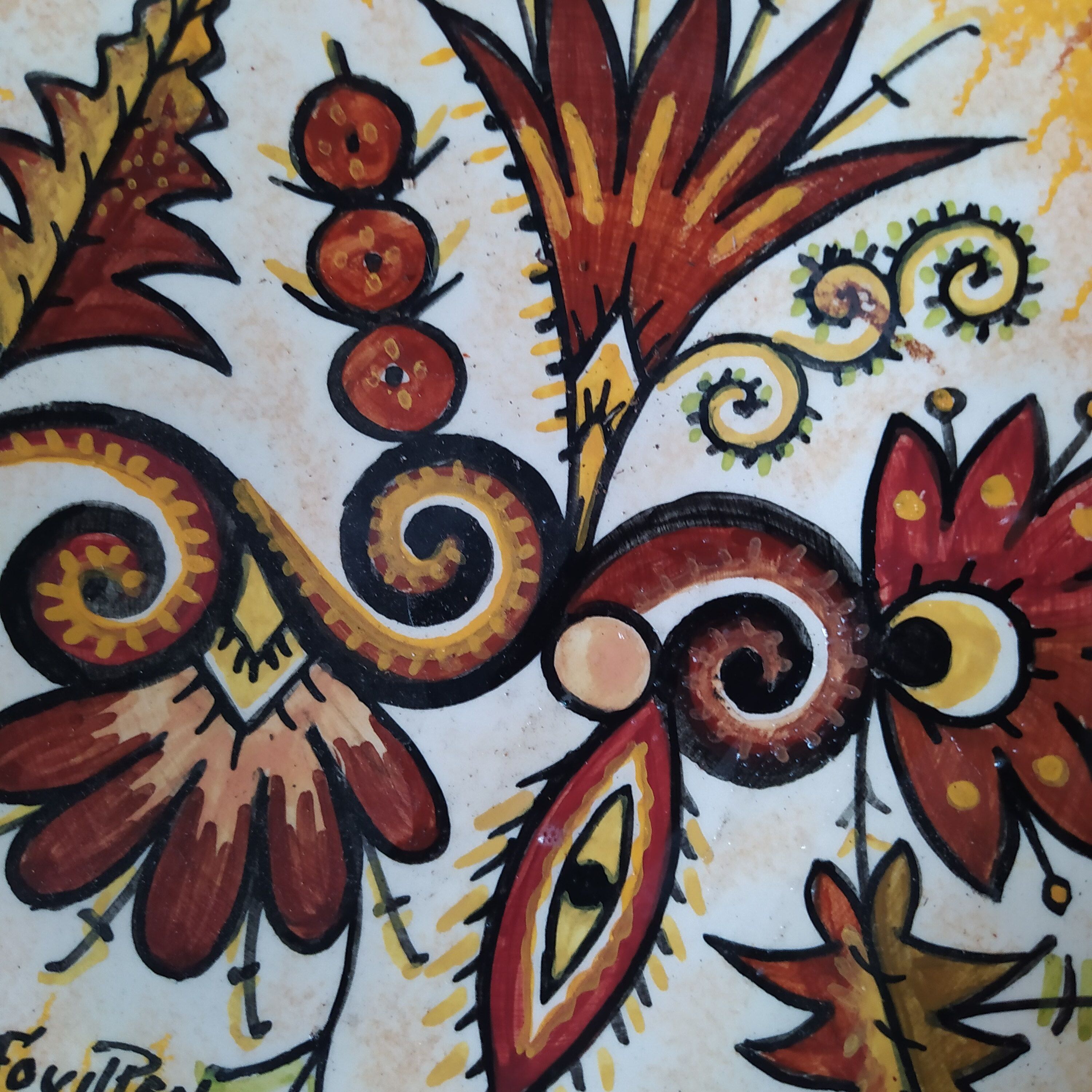 Old plate signed Maurice Fouillen Quimper