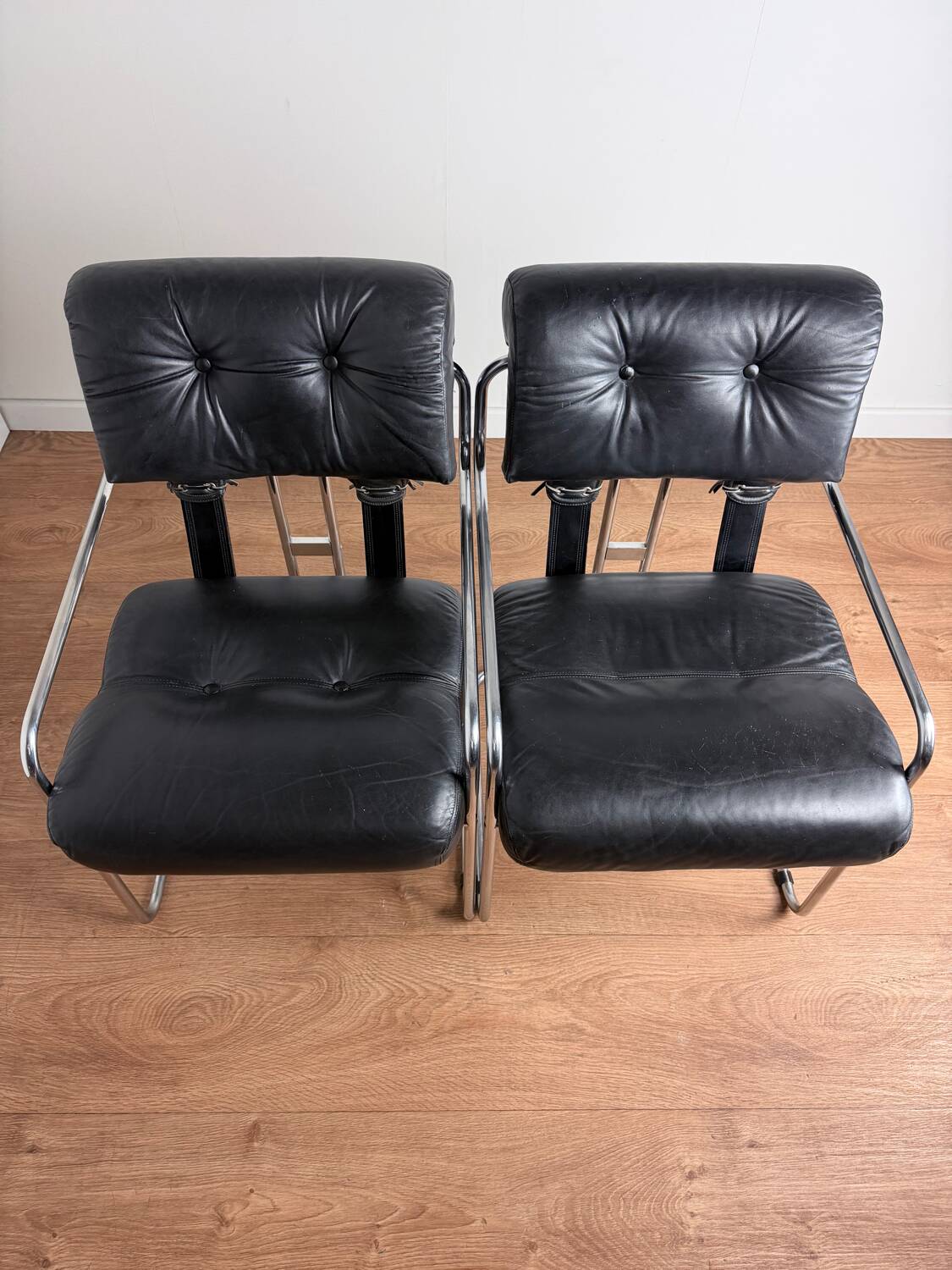 Pair of "Tucroma" armchairs – Guido Faleschini for iMariani – Italy