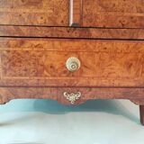 Armoire miniature en noyer Burr