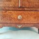 Armoire miniature en noyer Burr