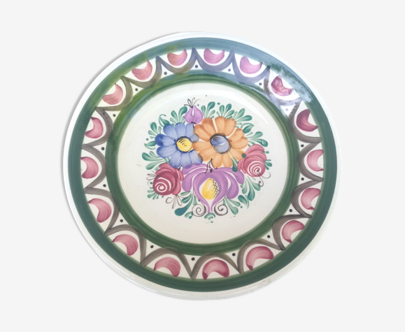 Assiette en porcelaine