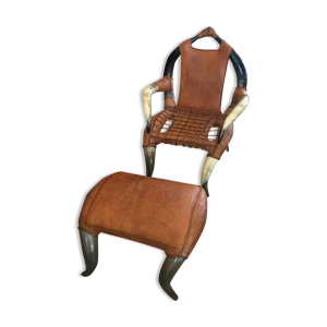 Fauteuil corne avec repose-pied