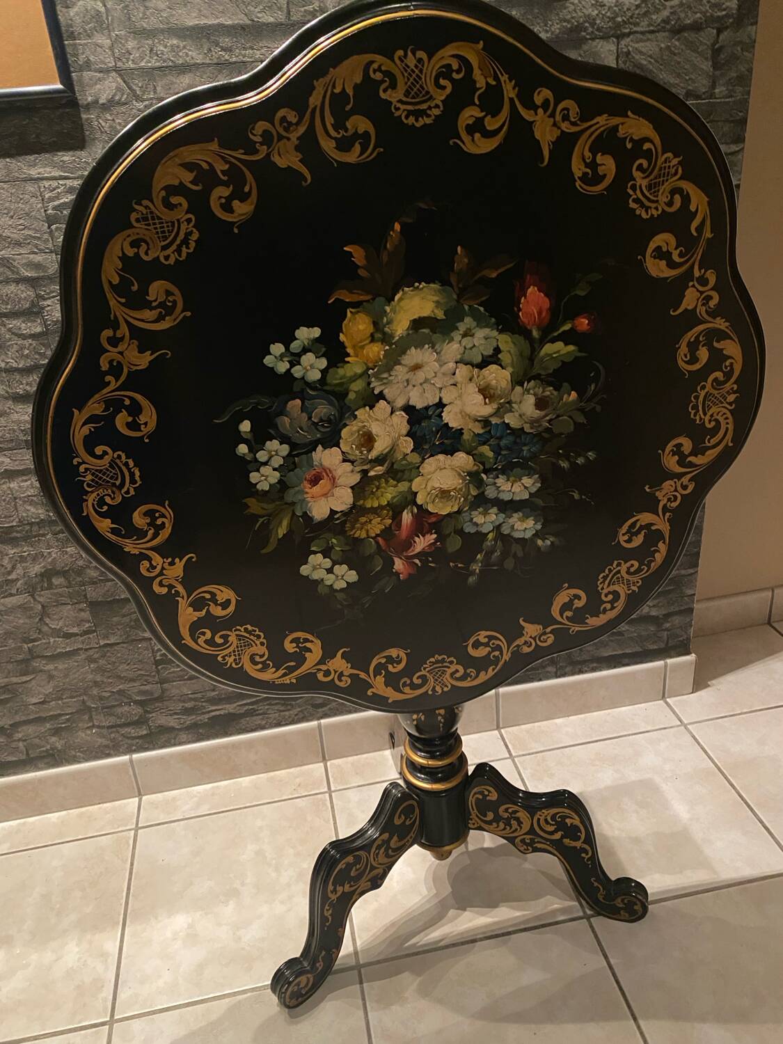 Tripod tilting side table from the Napoleon III period.