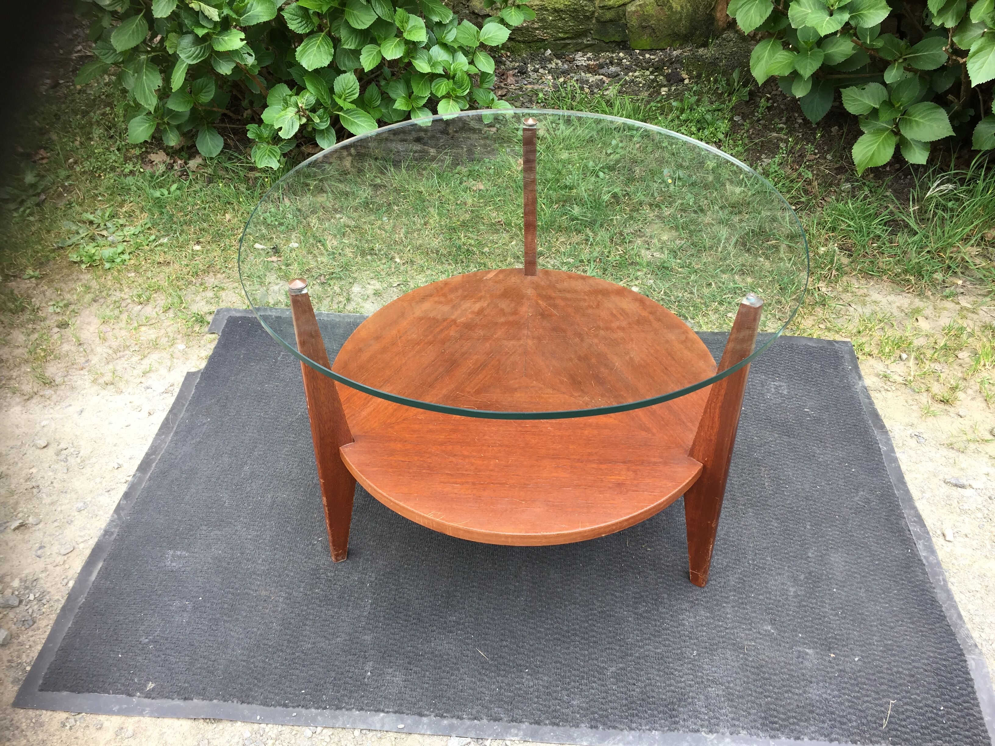 Vintage coffee table round compass legs top in glass and teak wood