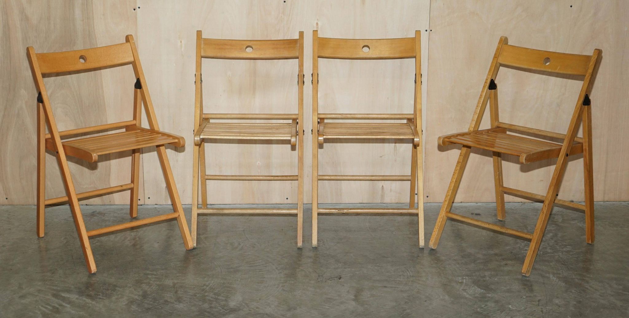 Set of 4 folding steamer chairs in oak from around 1940.