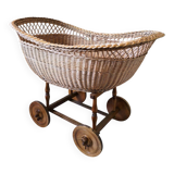Wicker cradle on wheels