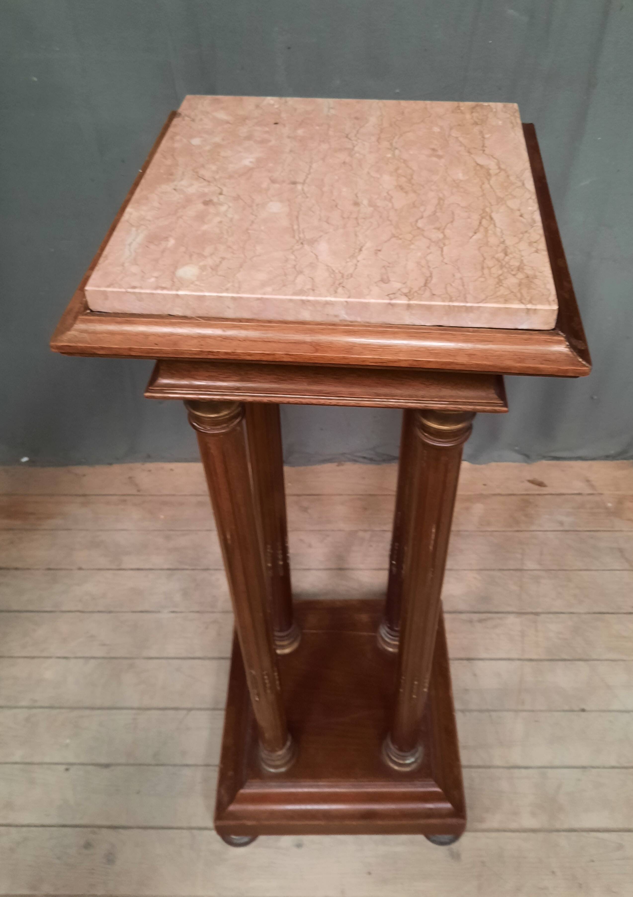 Haute selette de style Louis XVI