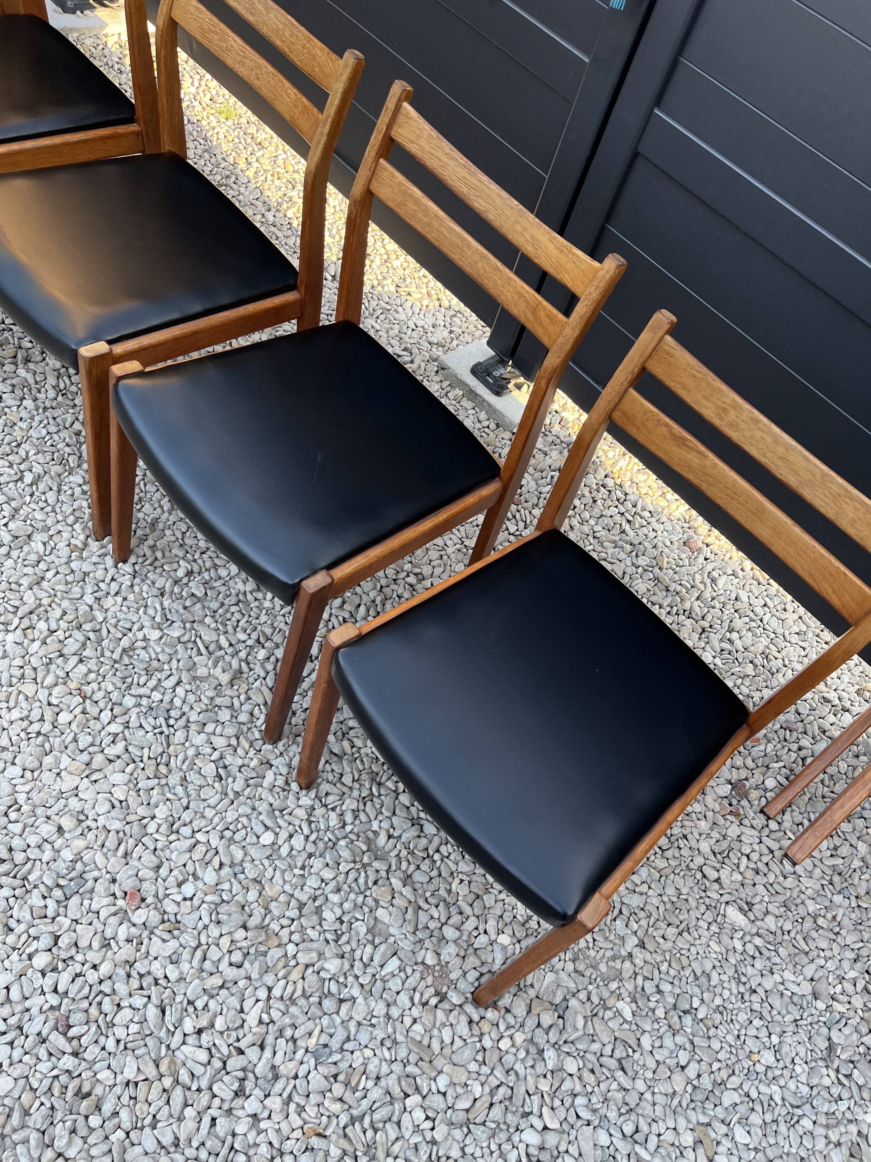 Set de 6 chaises scandinave en teck et cuir noir