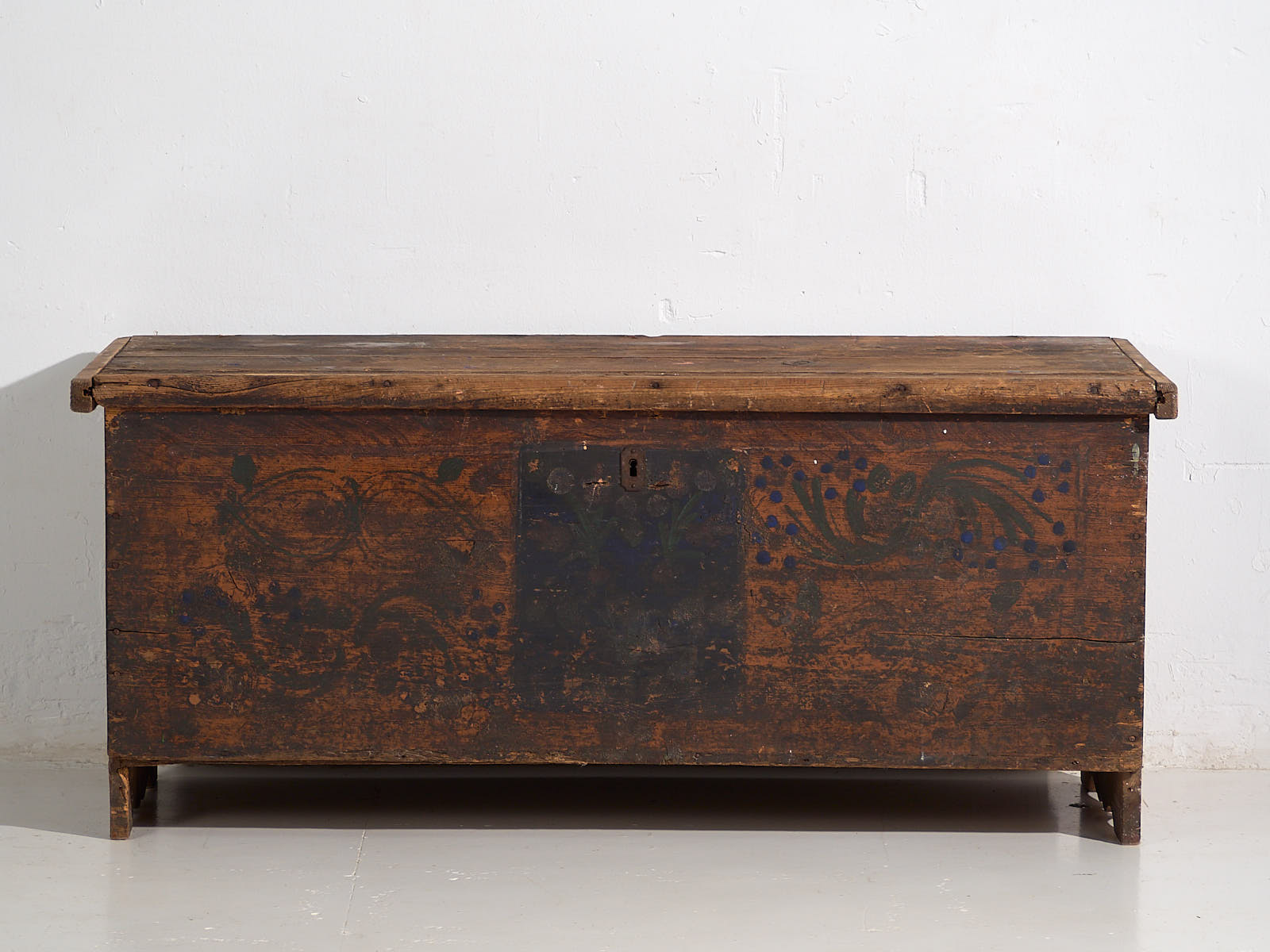 Antique folk art style chest (circa 1920)
