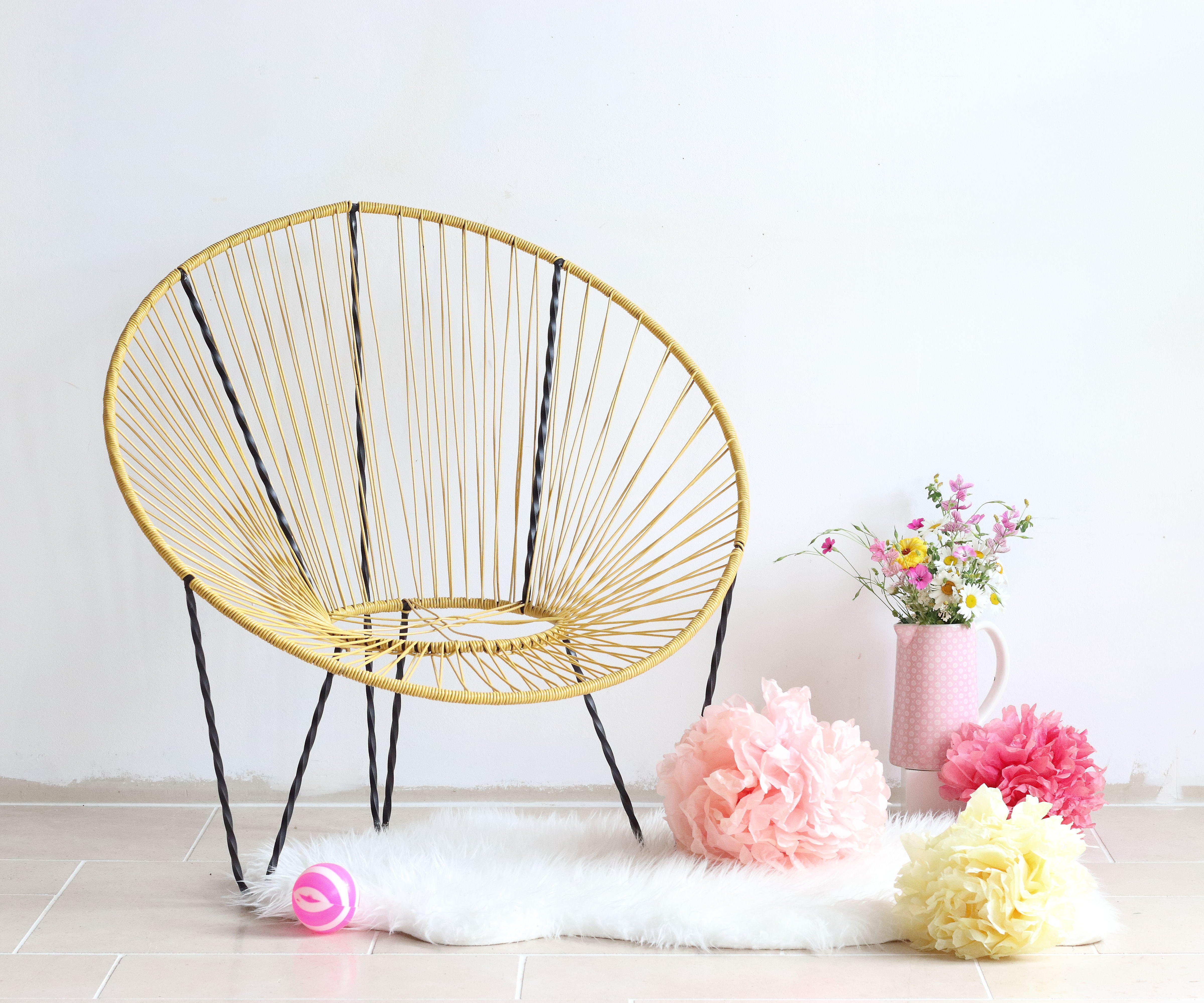 Pair of 60s tripod armchairs in metal and yellow scoubidou