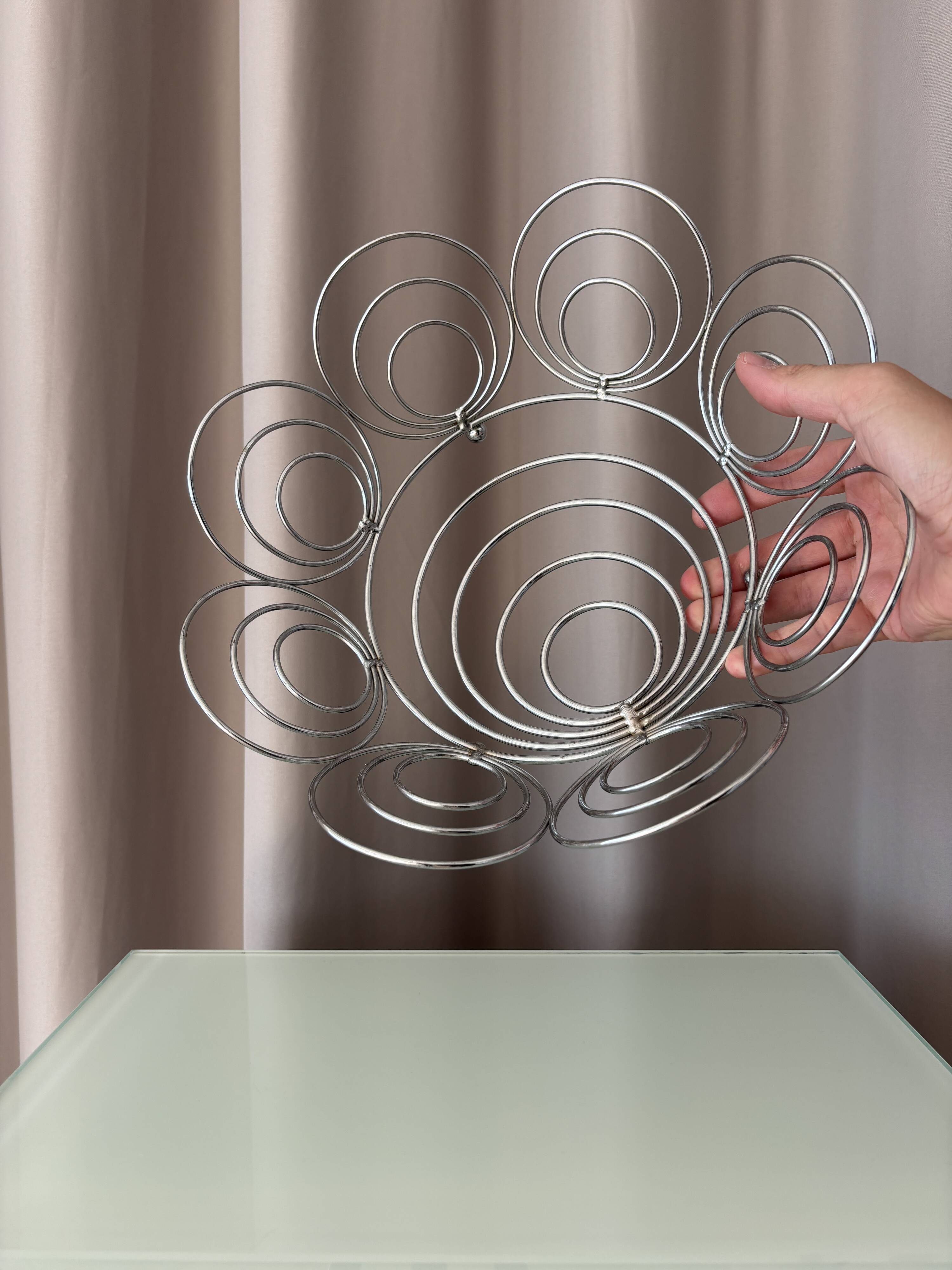 Vintage Y2K Chrome Spiral Fruit Basket – Space Age Wire Bowl