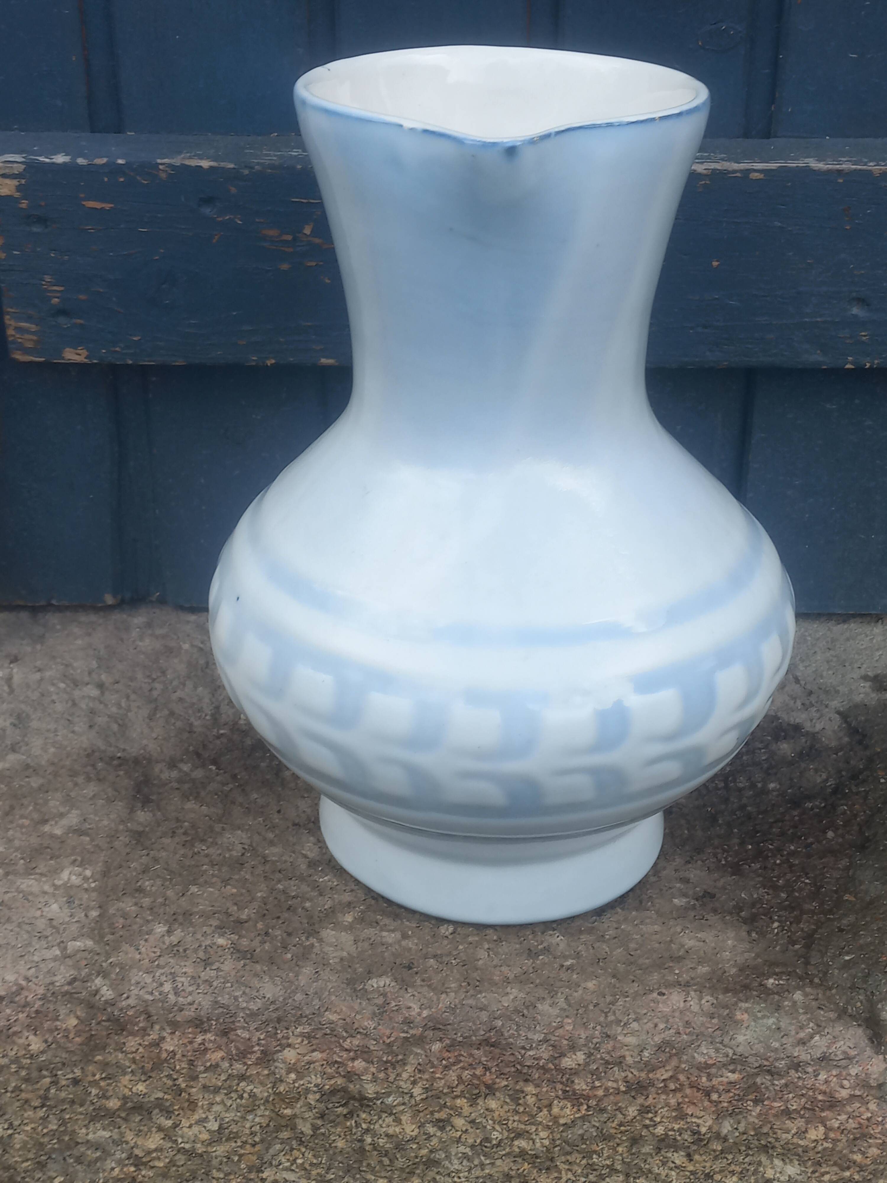Roger Capron pitcher vase in Vallauris ceramic