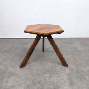 Table d'appoint brutaliste française en pin, années 1970