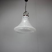 Lampe suspendue en verre en forme de cloche réglable des années 1970 en Tchécoslovaquie.
