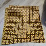Large vintage/granny bedspread