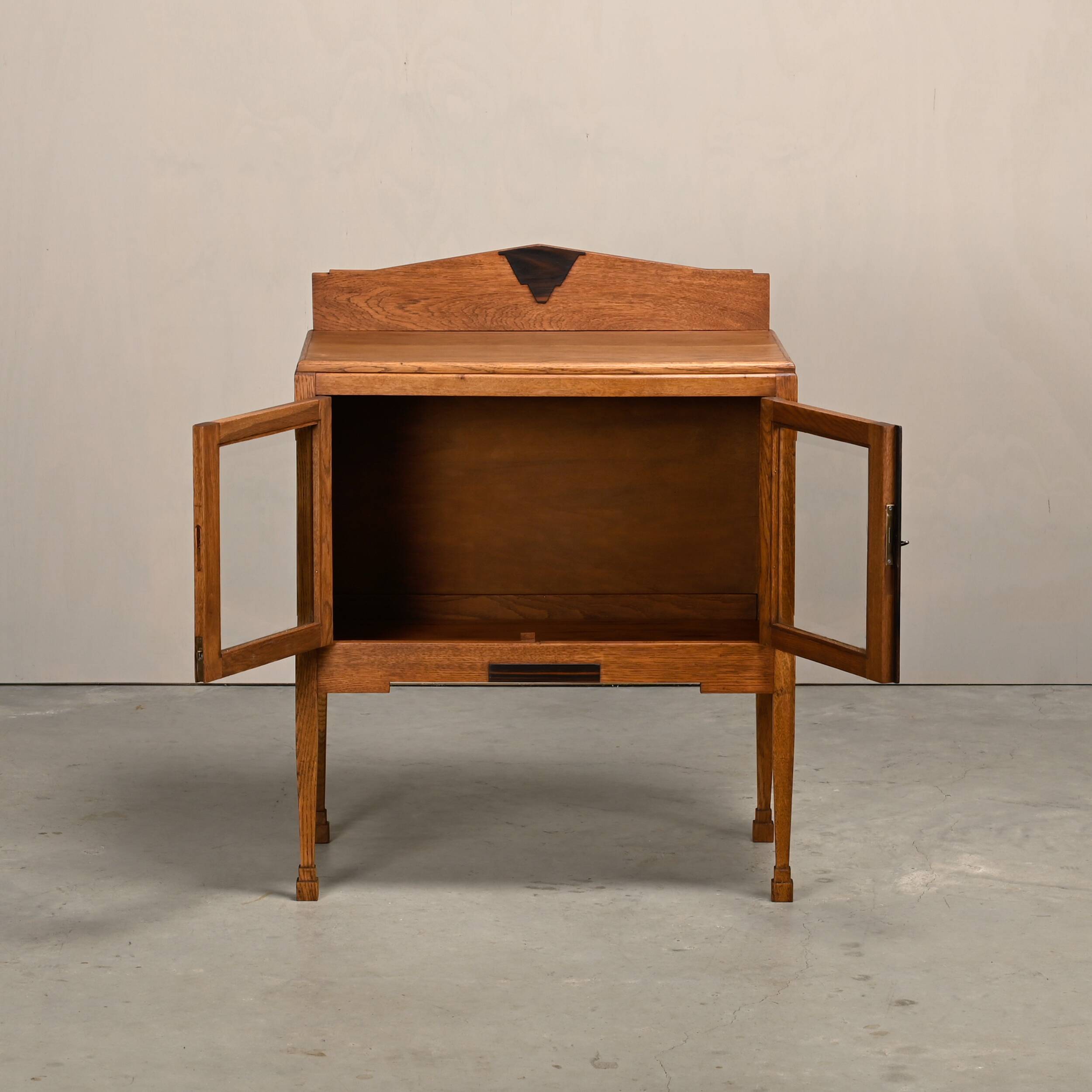 Art Deco Amsterdam School Tea or Display Cabinet in solid oak, Netherlands