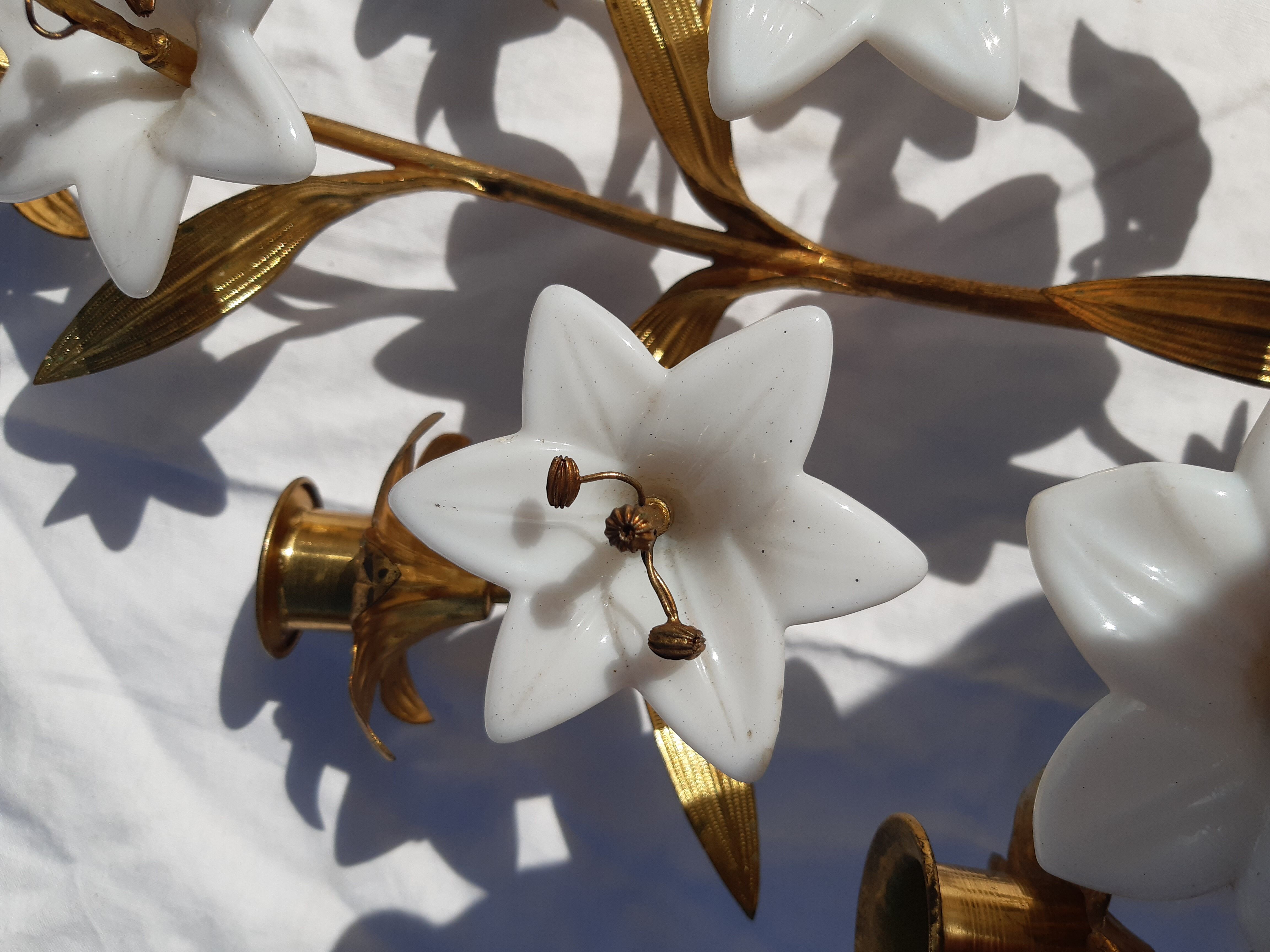 5 metal candles and opaline flower