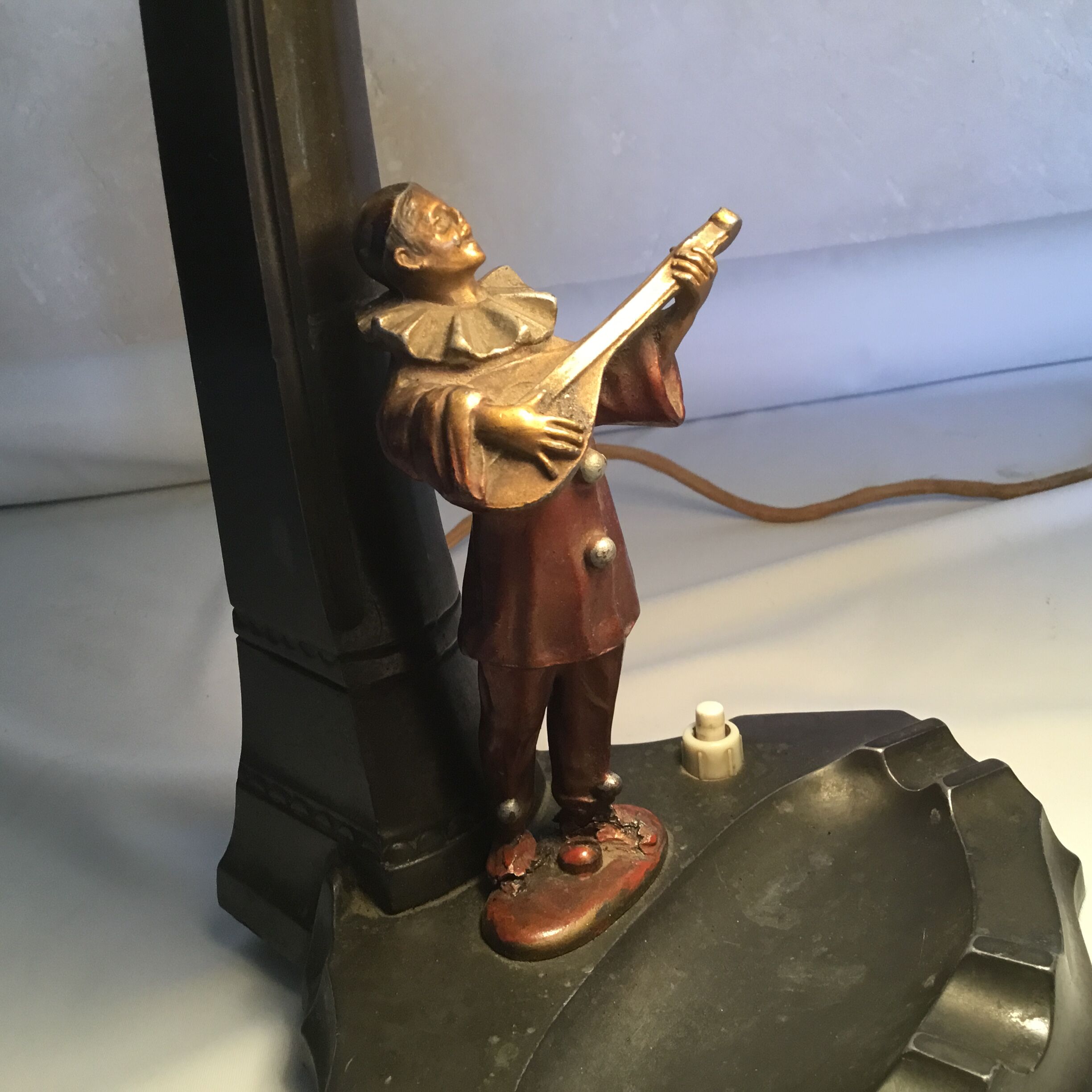 Nuremberg pierrot lead lamp