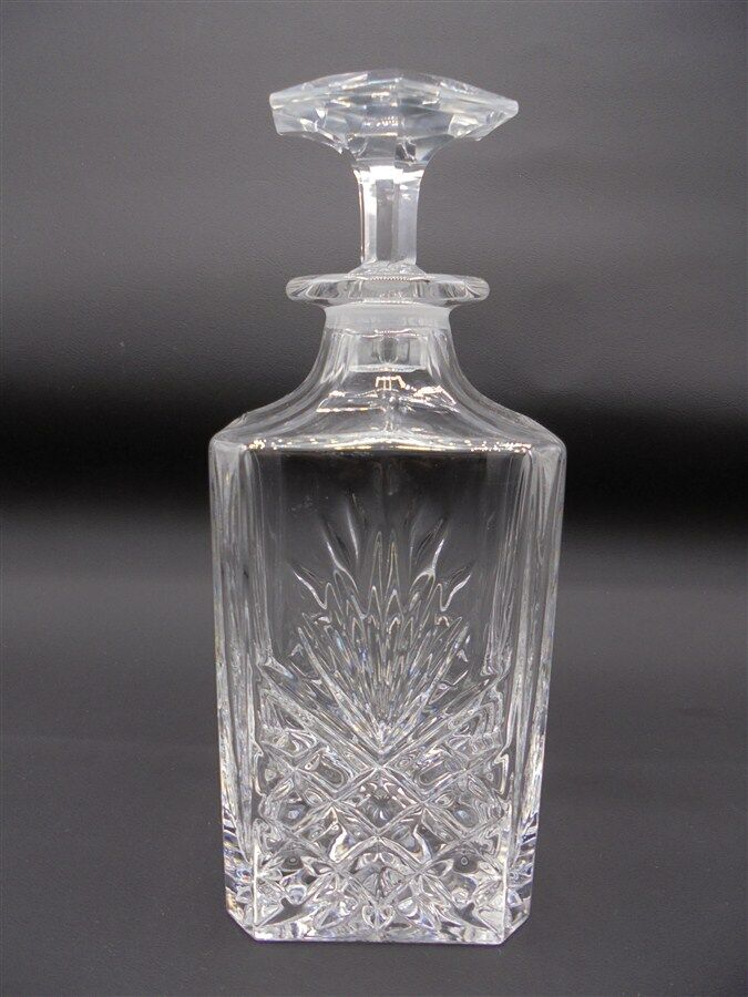 Pineapple pattern whiskey decanter