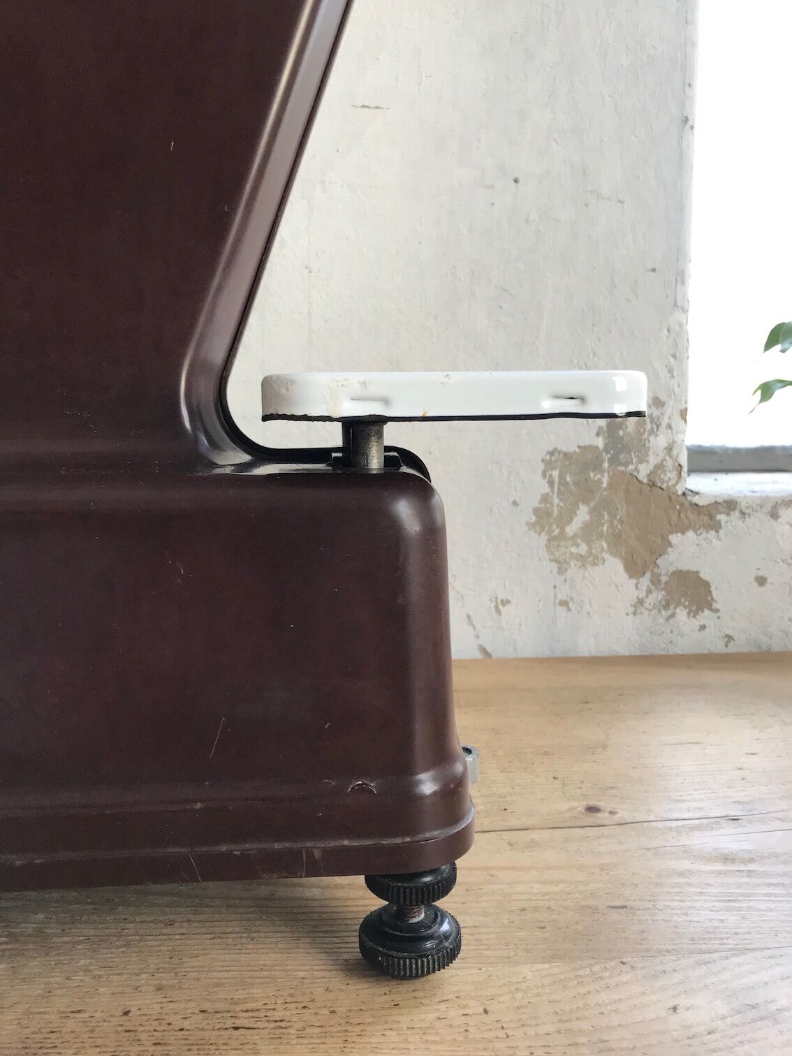 Testut scale in bakelite