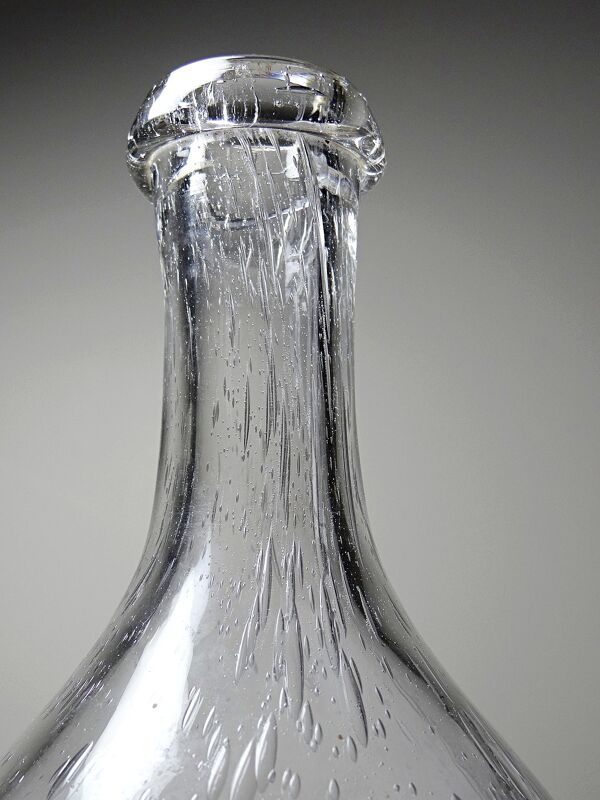 Grande bouteille ancienne en verre soufflé bullé, début XXe 1900-1920