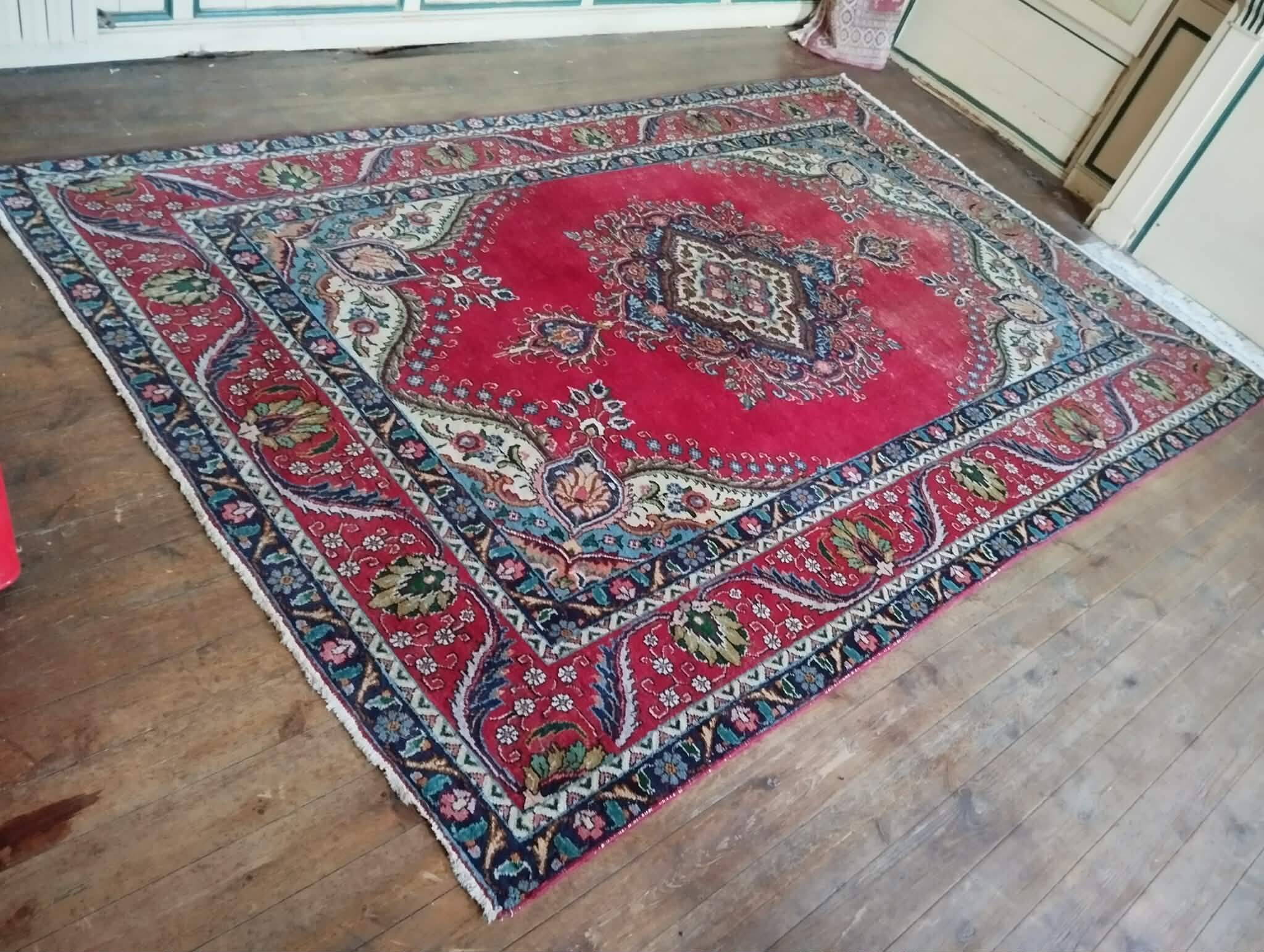 Handmade Persian Tabriz carpet 318x207cm