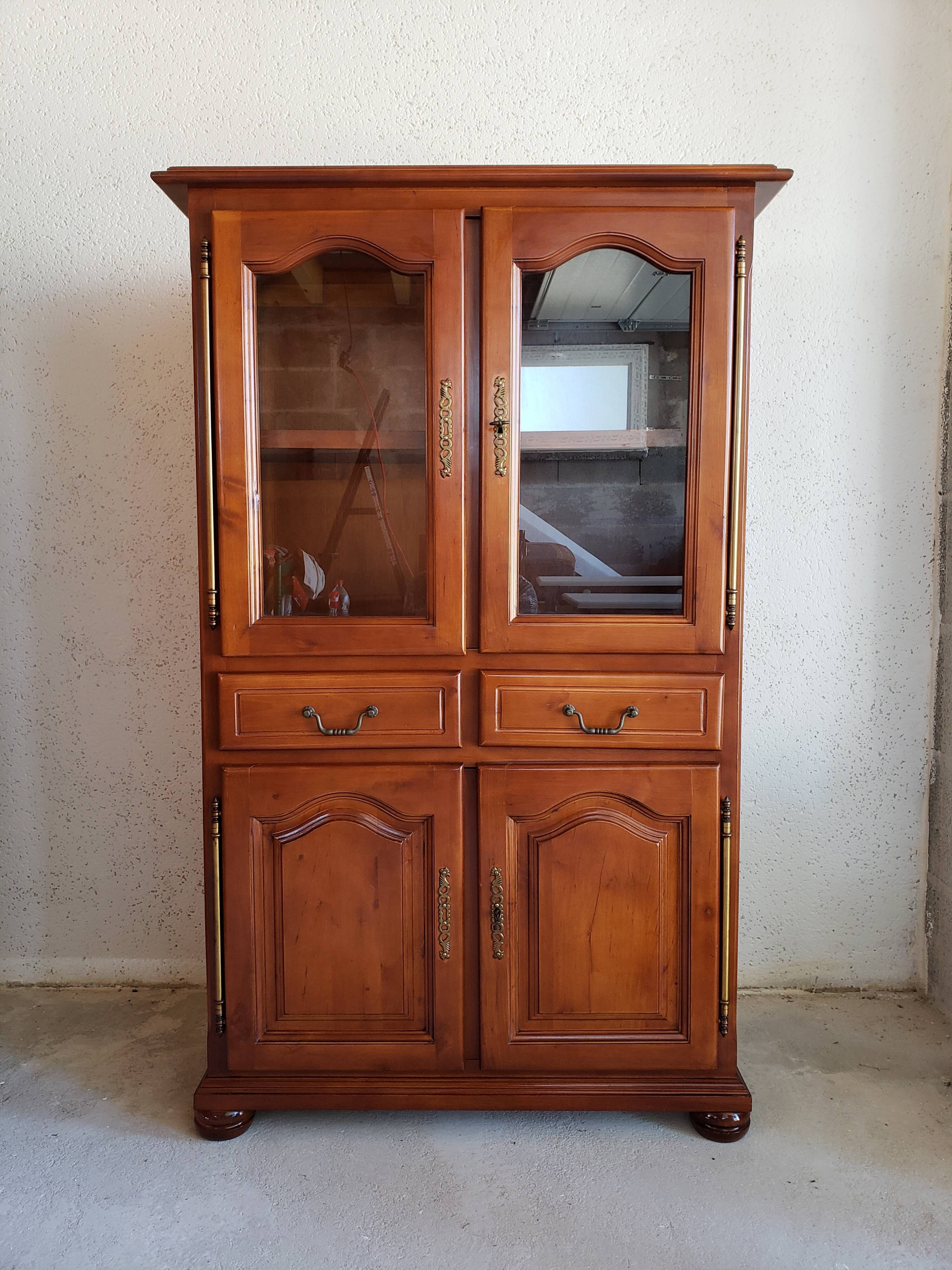 Display cabinet in alder