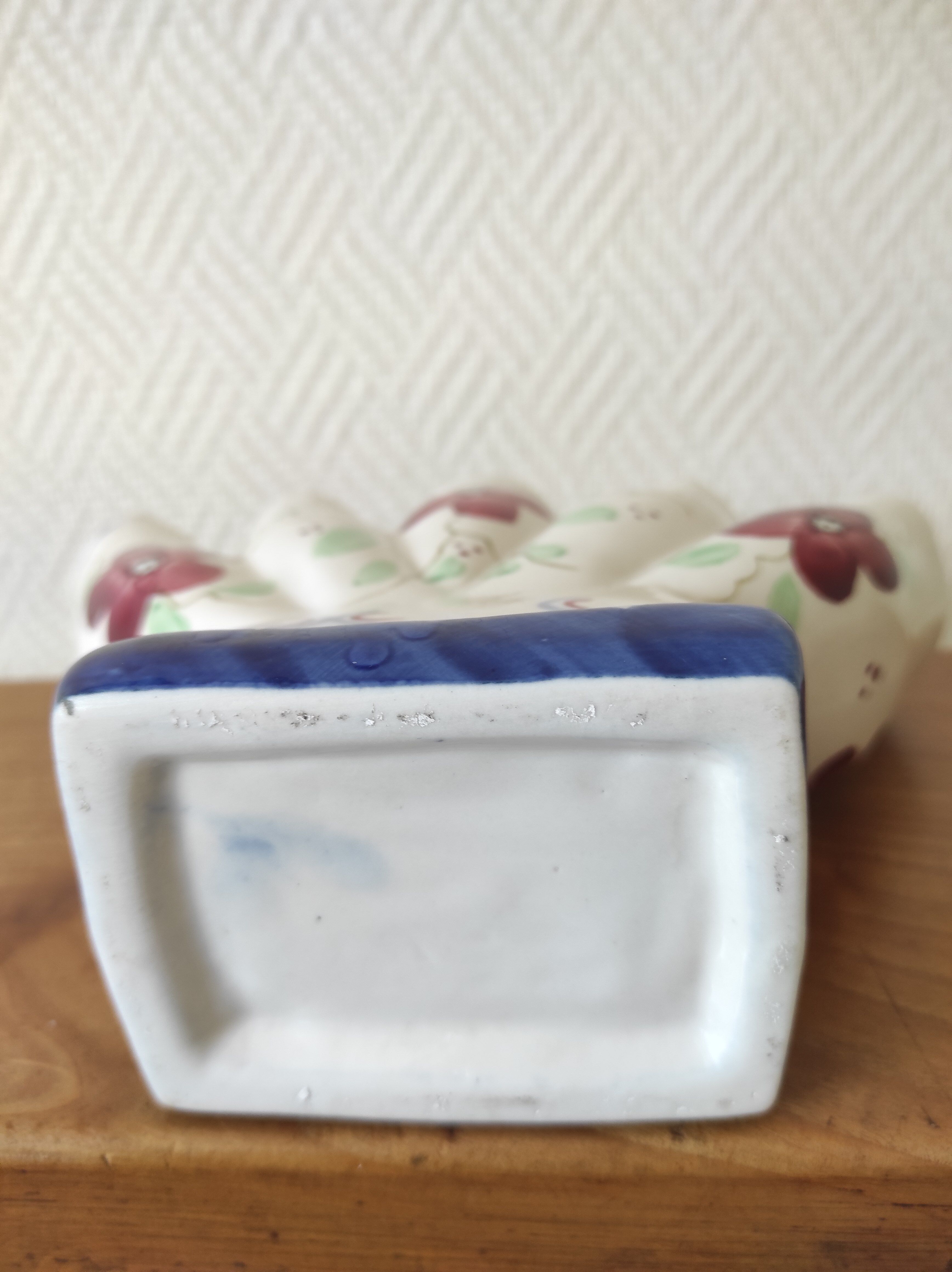 Tulip vase/bouquet holder in hand-painted earthenware
