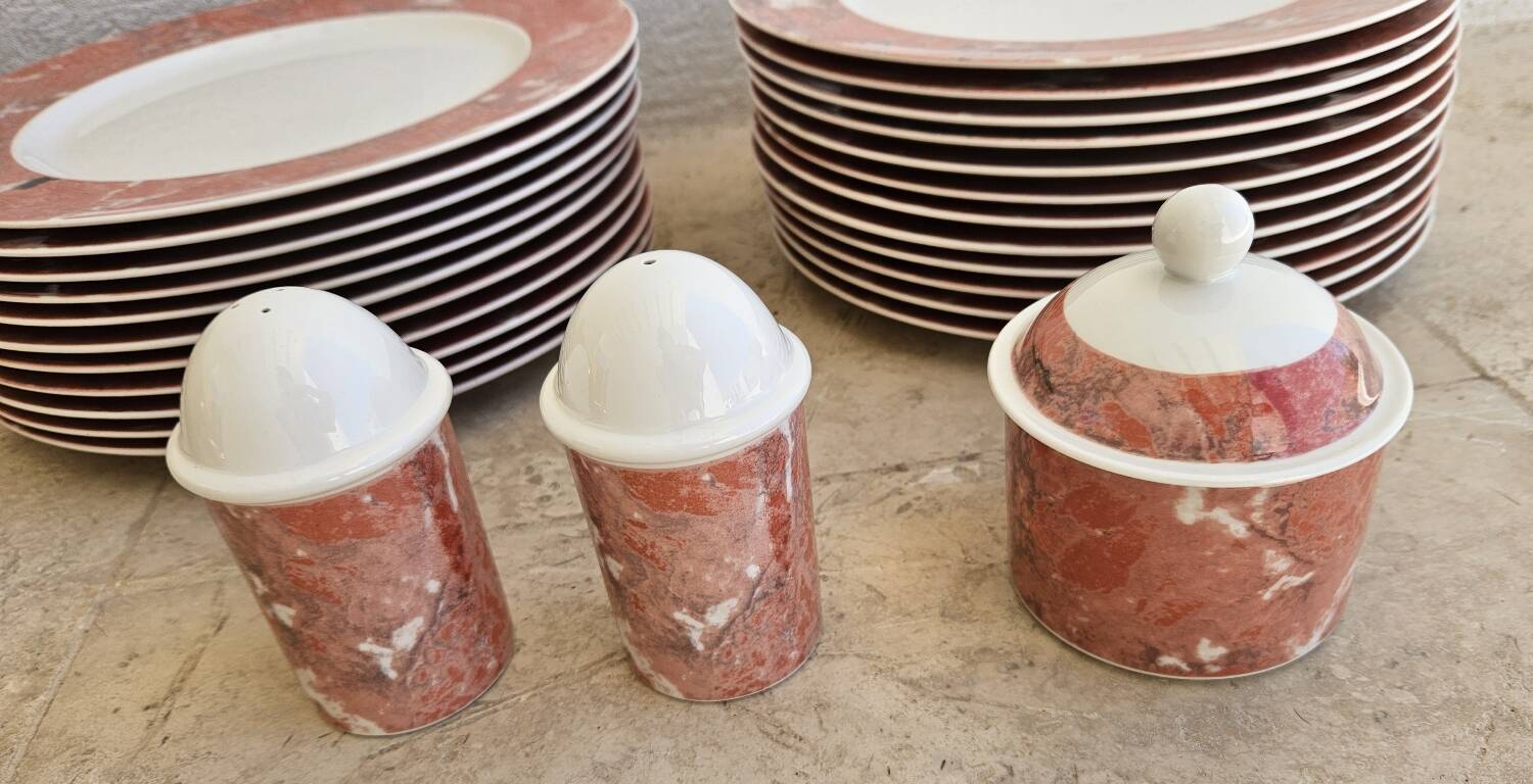 23 Assiettes Villeroy et Boch (Siena) + salière, poivrier et sucrier