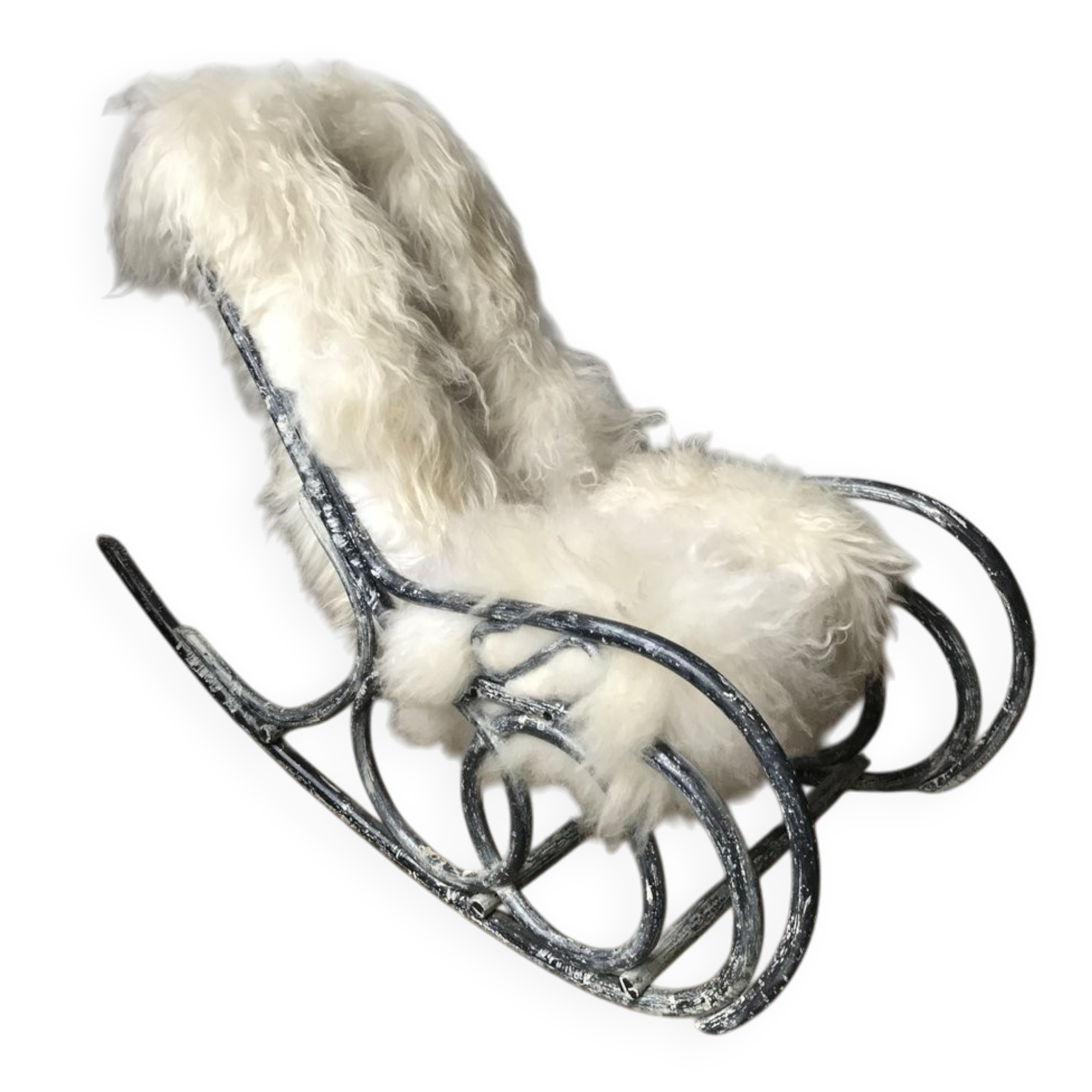 Thonet rocking chair in ivory lacquered bent wood, with a seat in white lambskin.
