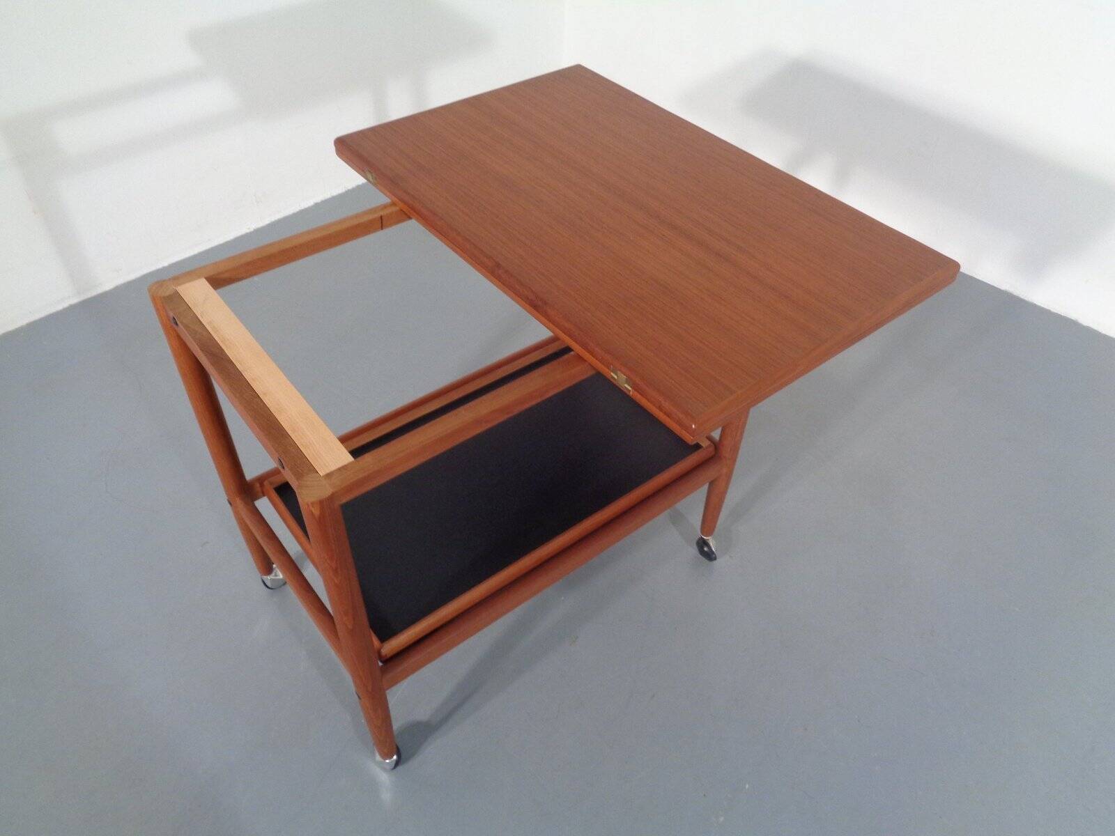 Teak Flip-Flop Expandable Cart with Removable Tray by Grete Jalk for Poul Jeppesens Møbelfabrik, Denmark, 1960s