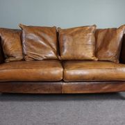 Contemporary classic sofa in sheepskin 2.5 seats